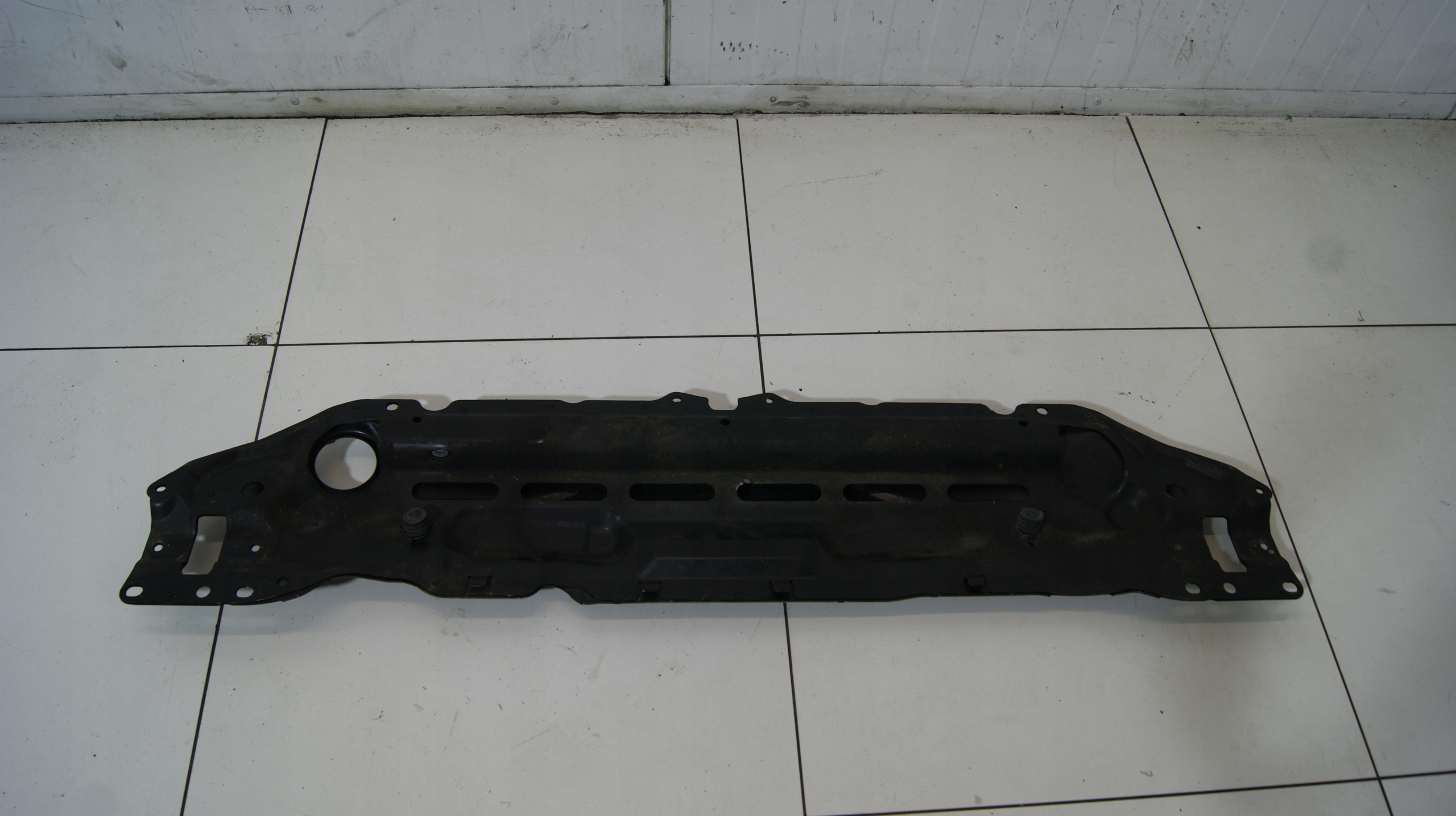 support panel for radiators upper pillar BMW E60 5164-703374116