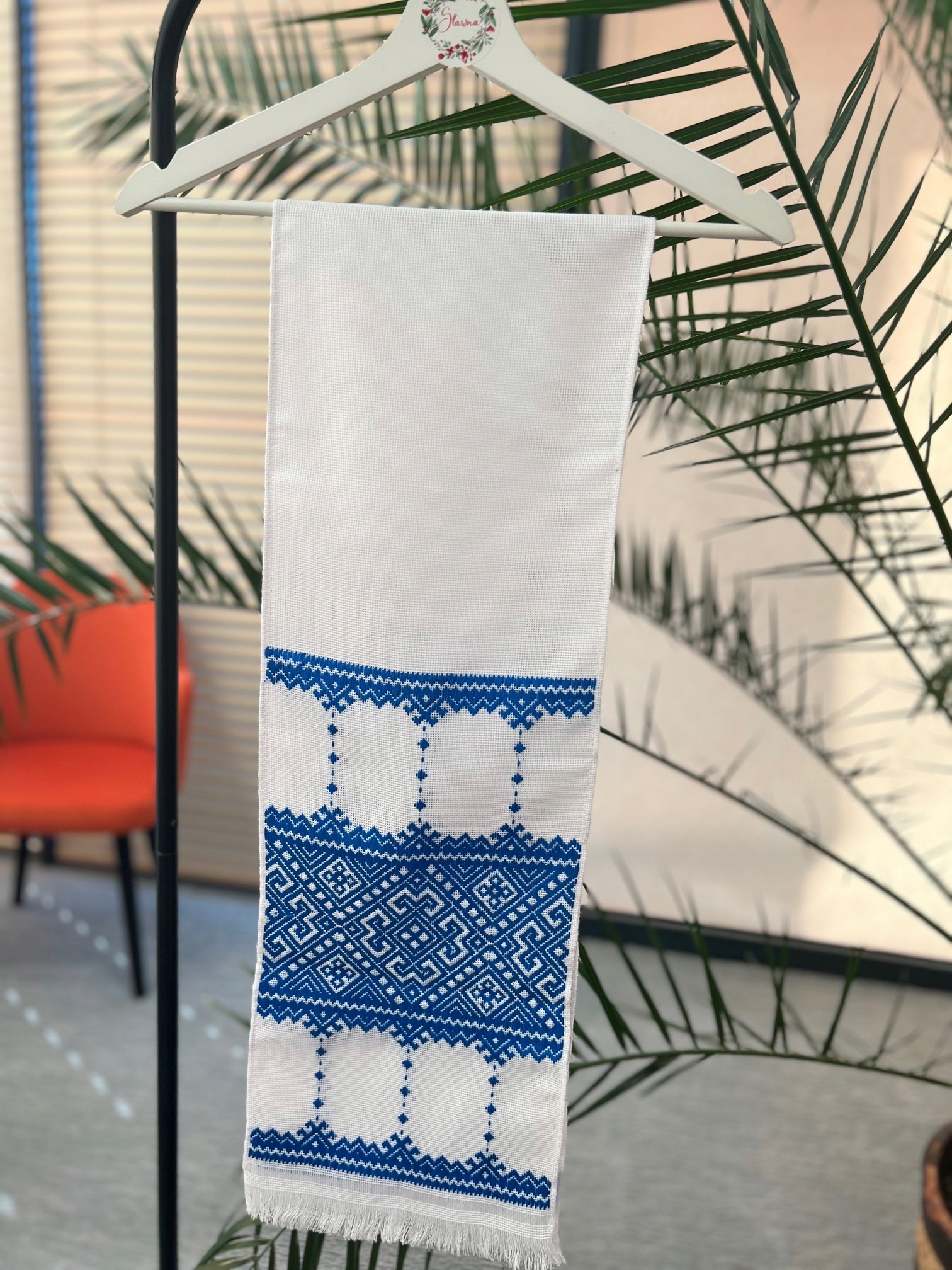 Ručník rusznyk ručně vyšívaný Pod ikonu modrá výšivka 125x23 cm