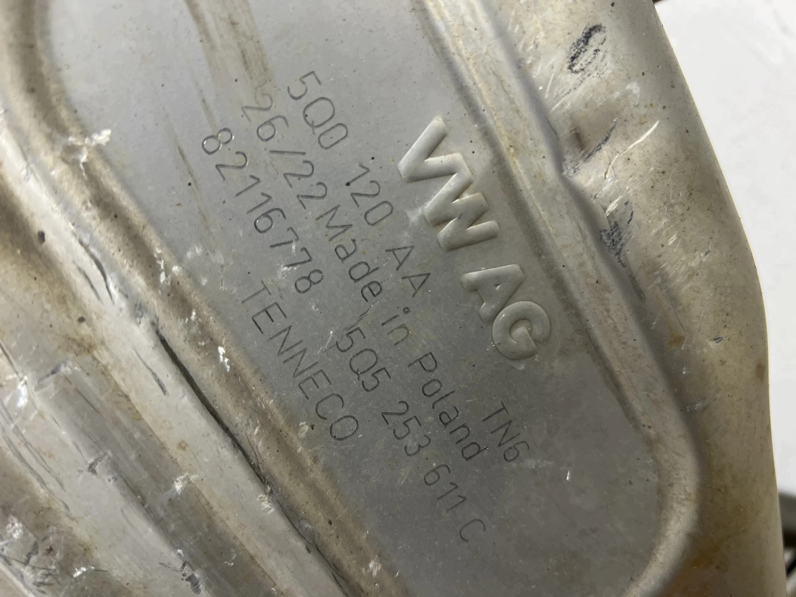GOLF 8 VIII 2.0 TDI 150KM silencer original 5Q5253611C 5Q0120AA