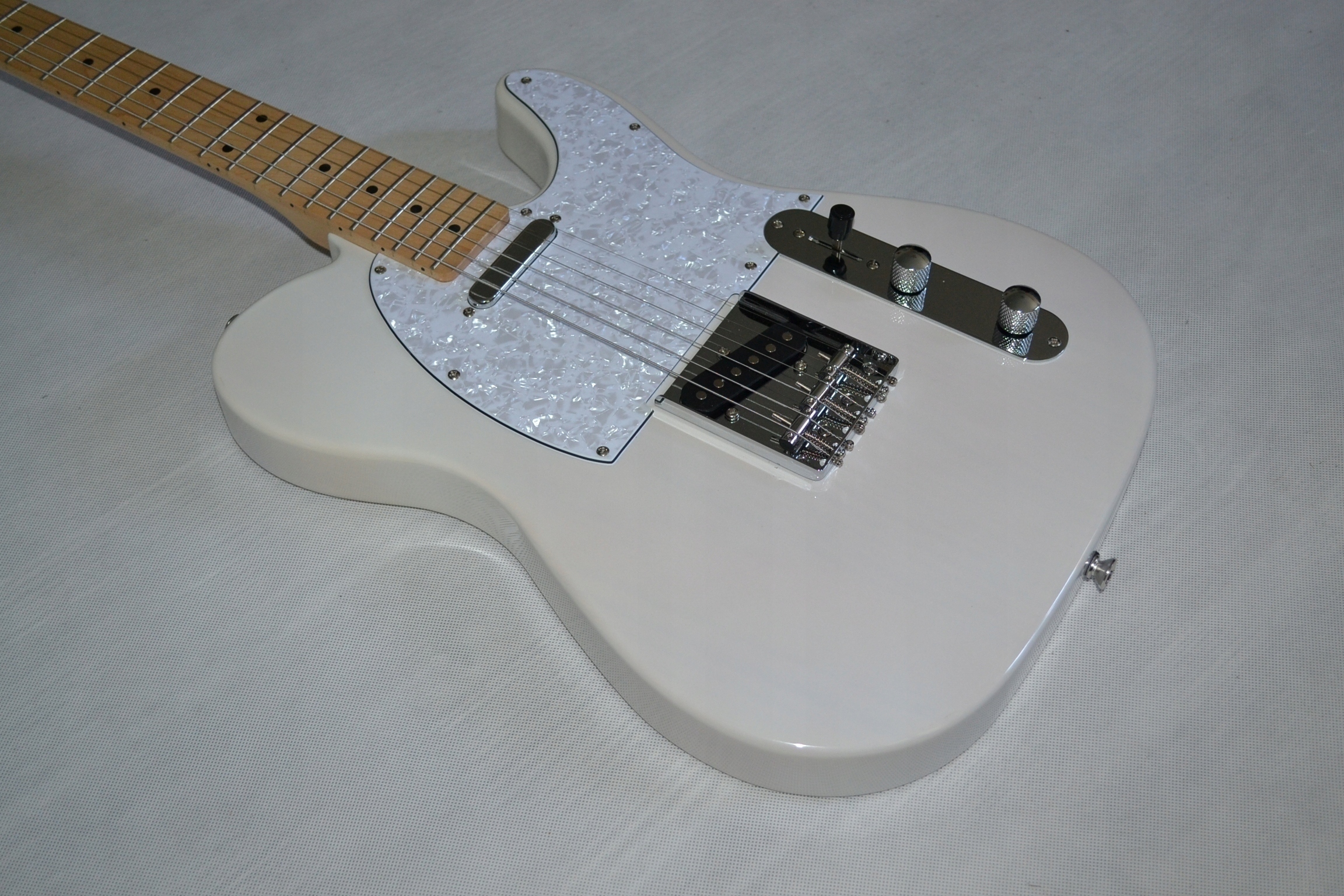 JESIONOWY TELECASTER KLONOWY GRYF USTAWIONA LUTNIk Liczba strun 6 strun