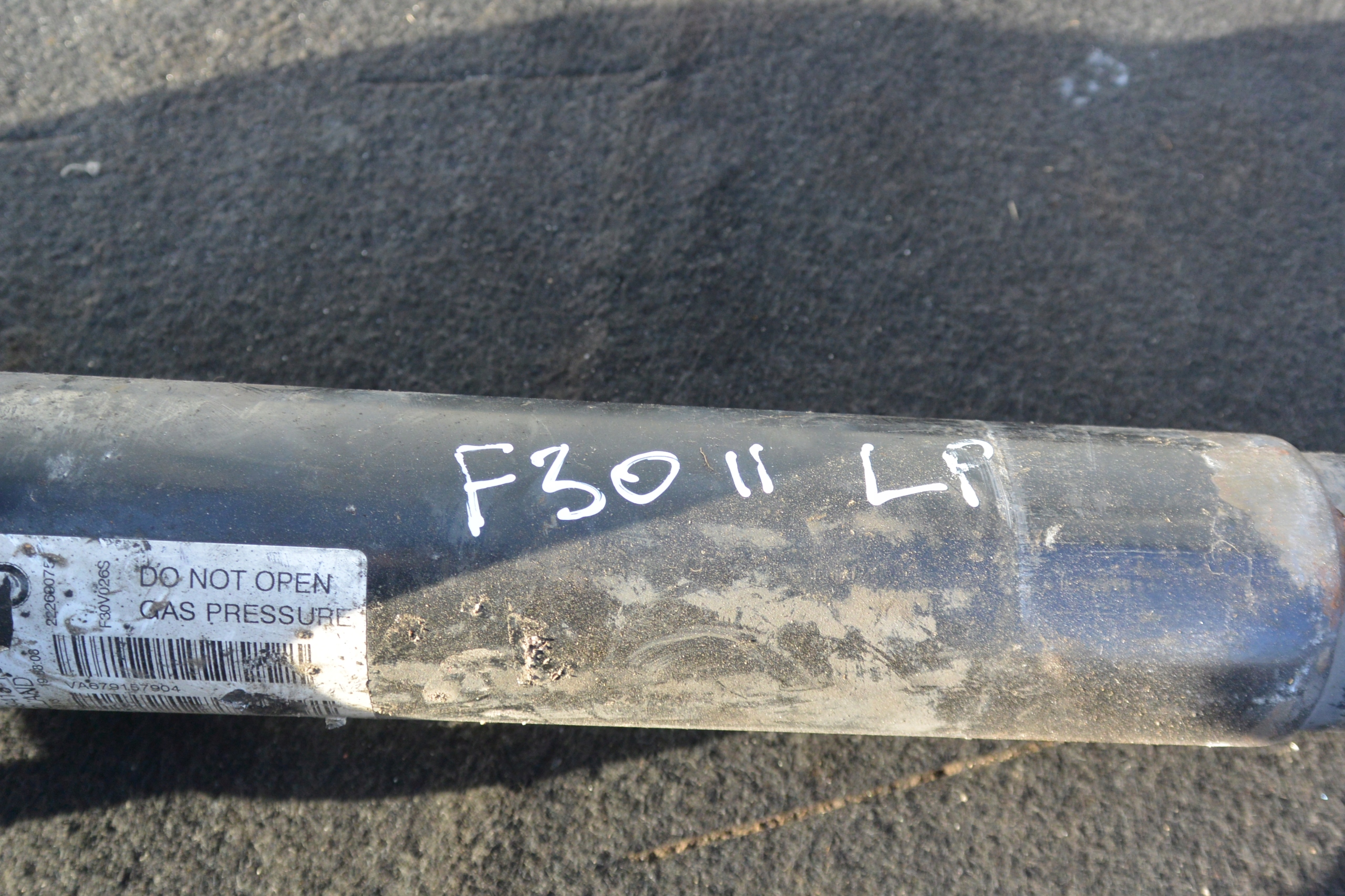 shock absorber front left BMW 3-SERIA F30 330e LCI