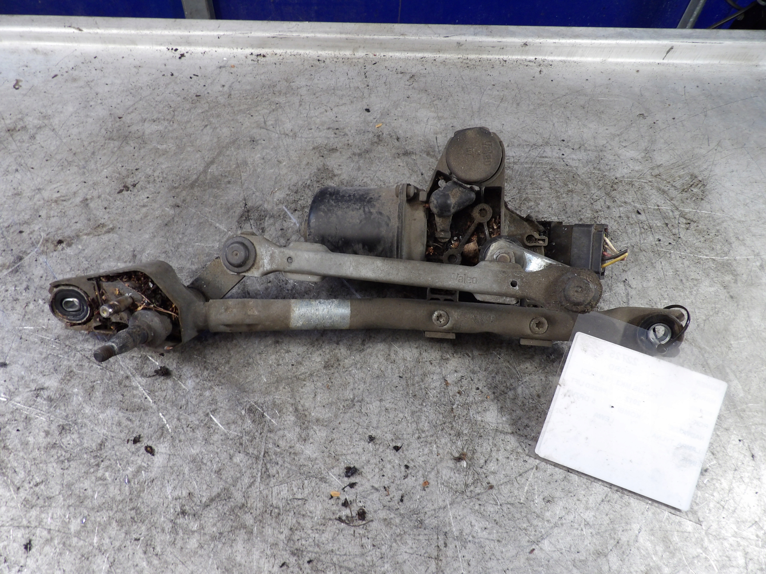Citroen C1 and wiper mechanism front
