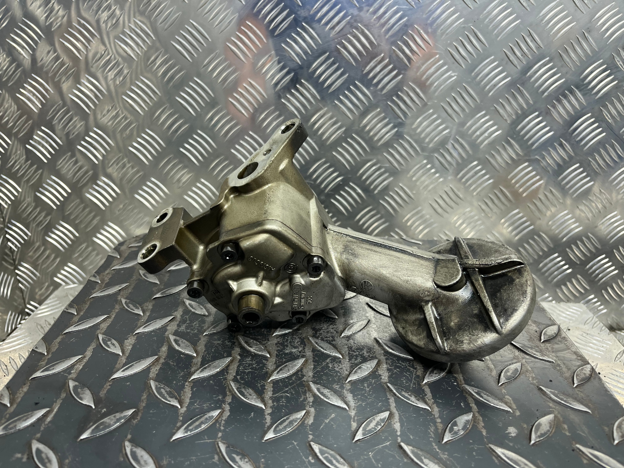 oil pump AUDI A6-C6 059115105 / 870516-1630