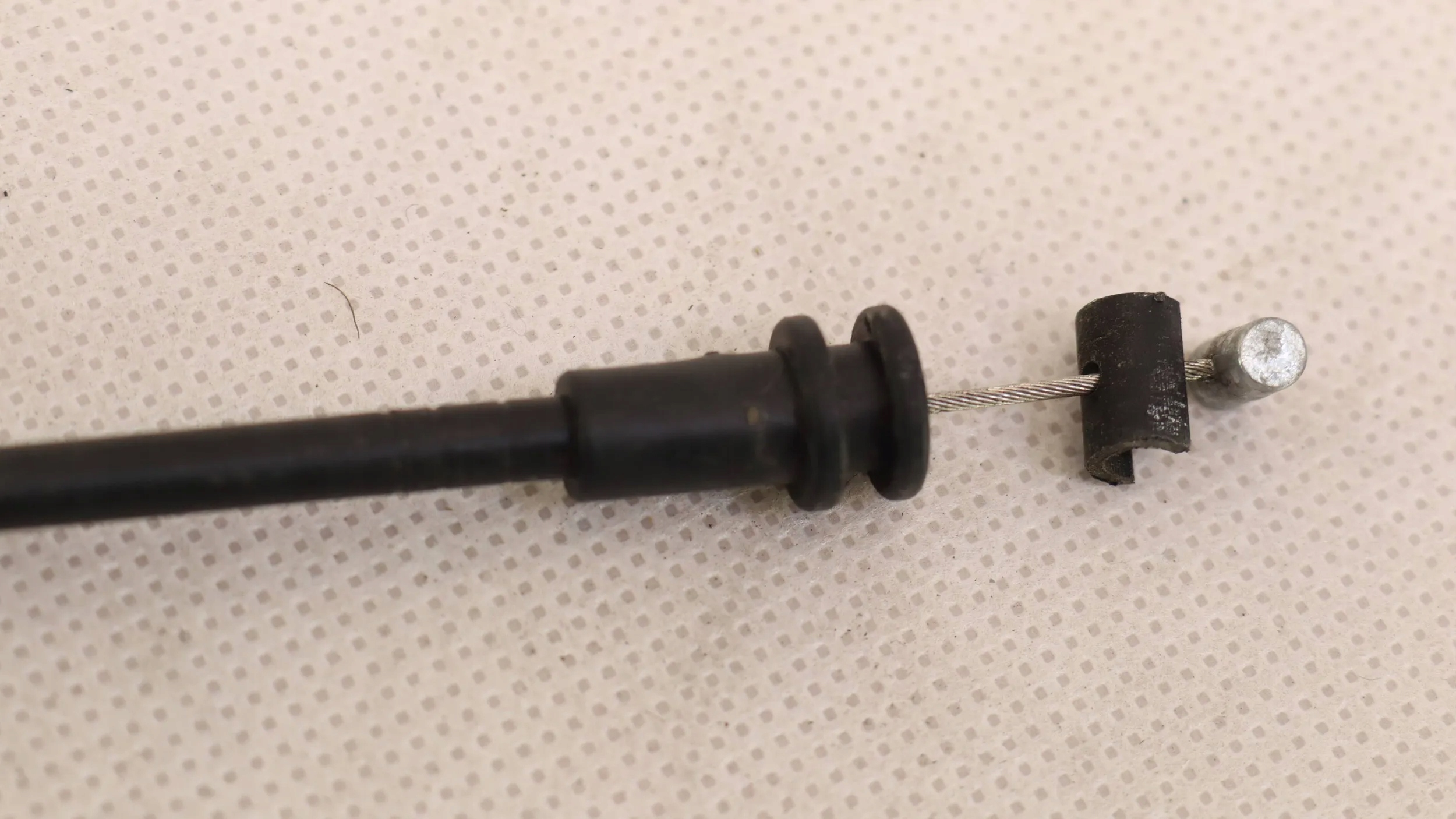 TESLA MODEL X ZAMEK DRZWI PRZÓD PRAWY 1084917-00-C Strona zabudowy przód - prawa