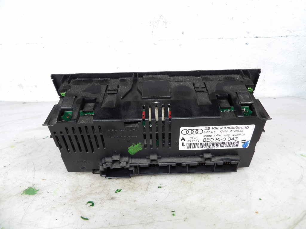 PANEL Bouches buses 8E0820043 AUDI A4 B6