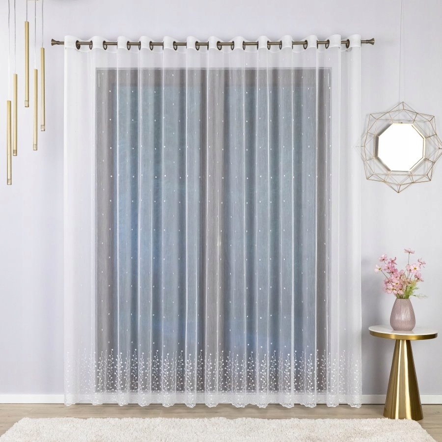 Hotová Záclona Vyšívaná Na Průchodkách 150X140