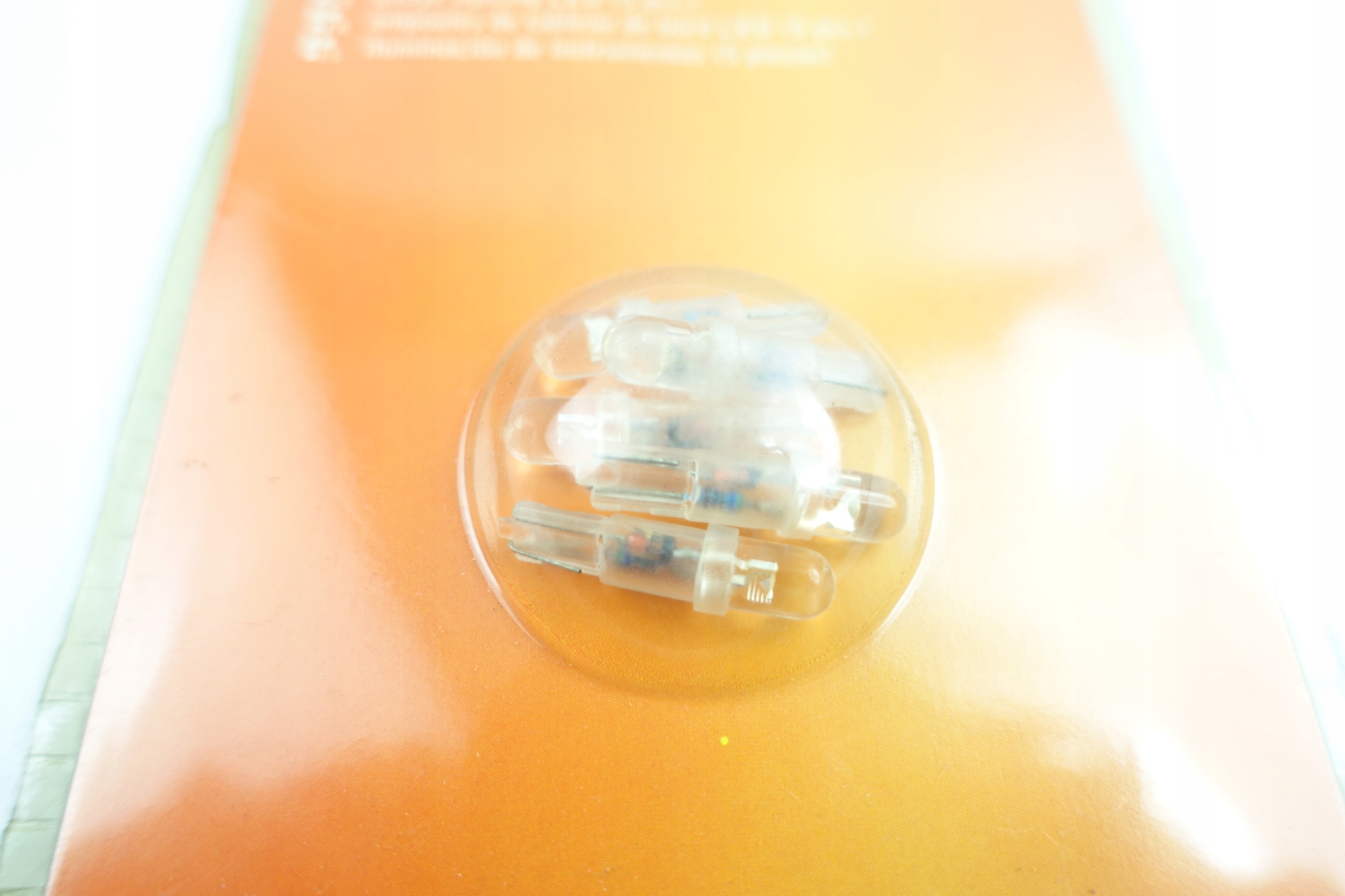 BIAŁLE OŚWIETLENIE PRĘDKOŚCIOMIERZA Gniazdo T5W Numer katalogowy części T5W