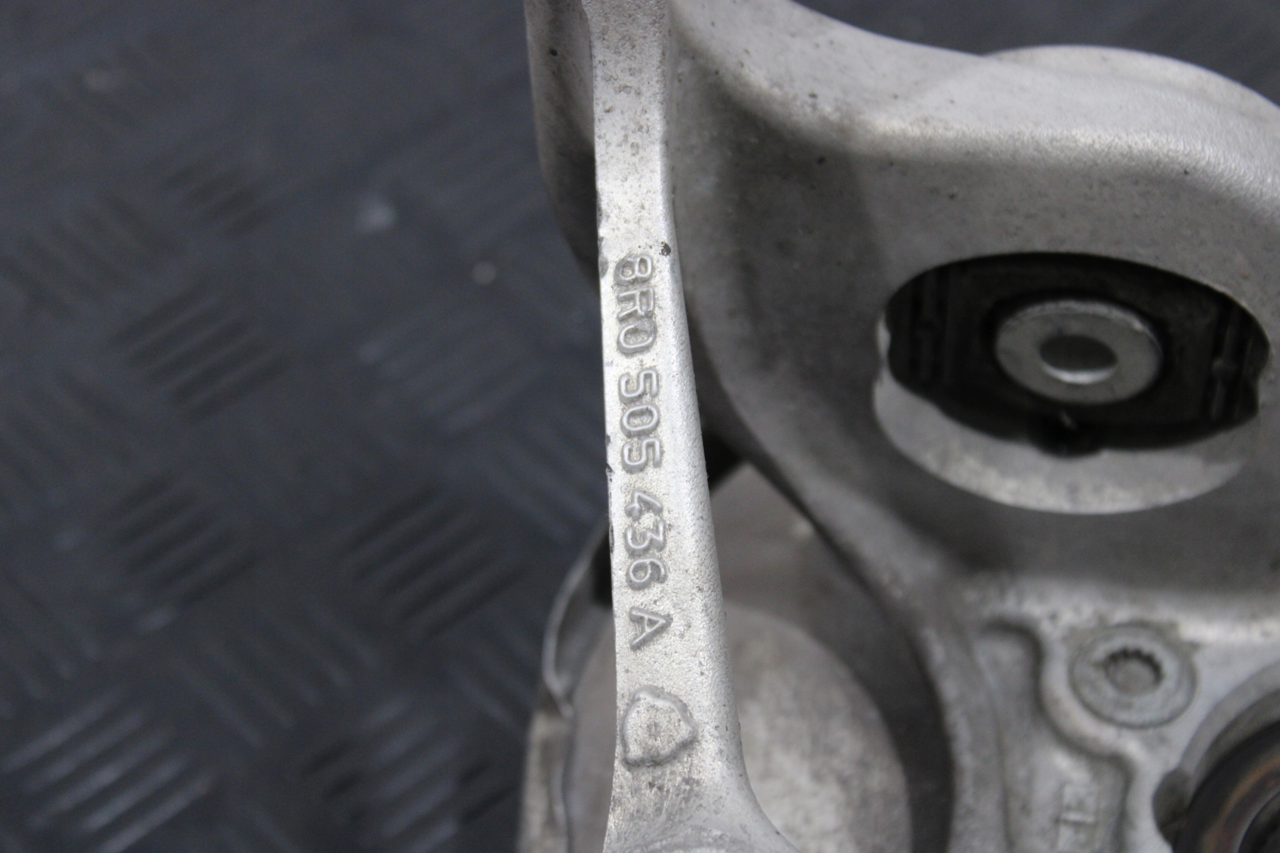 swing right rear part AUDI Q5 8R 8R0 8R0505436A