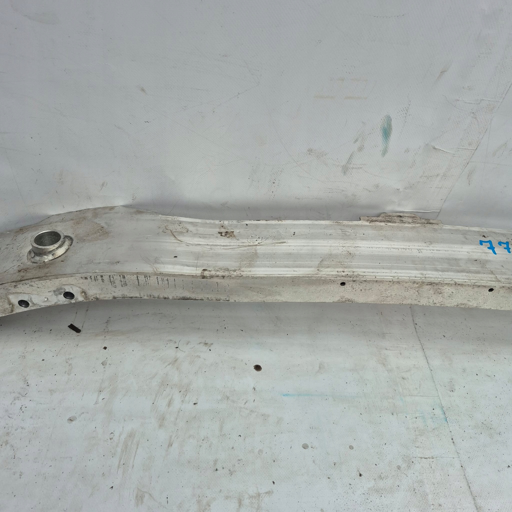BMW 3 F30 F31 11-18 bumper support front front