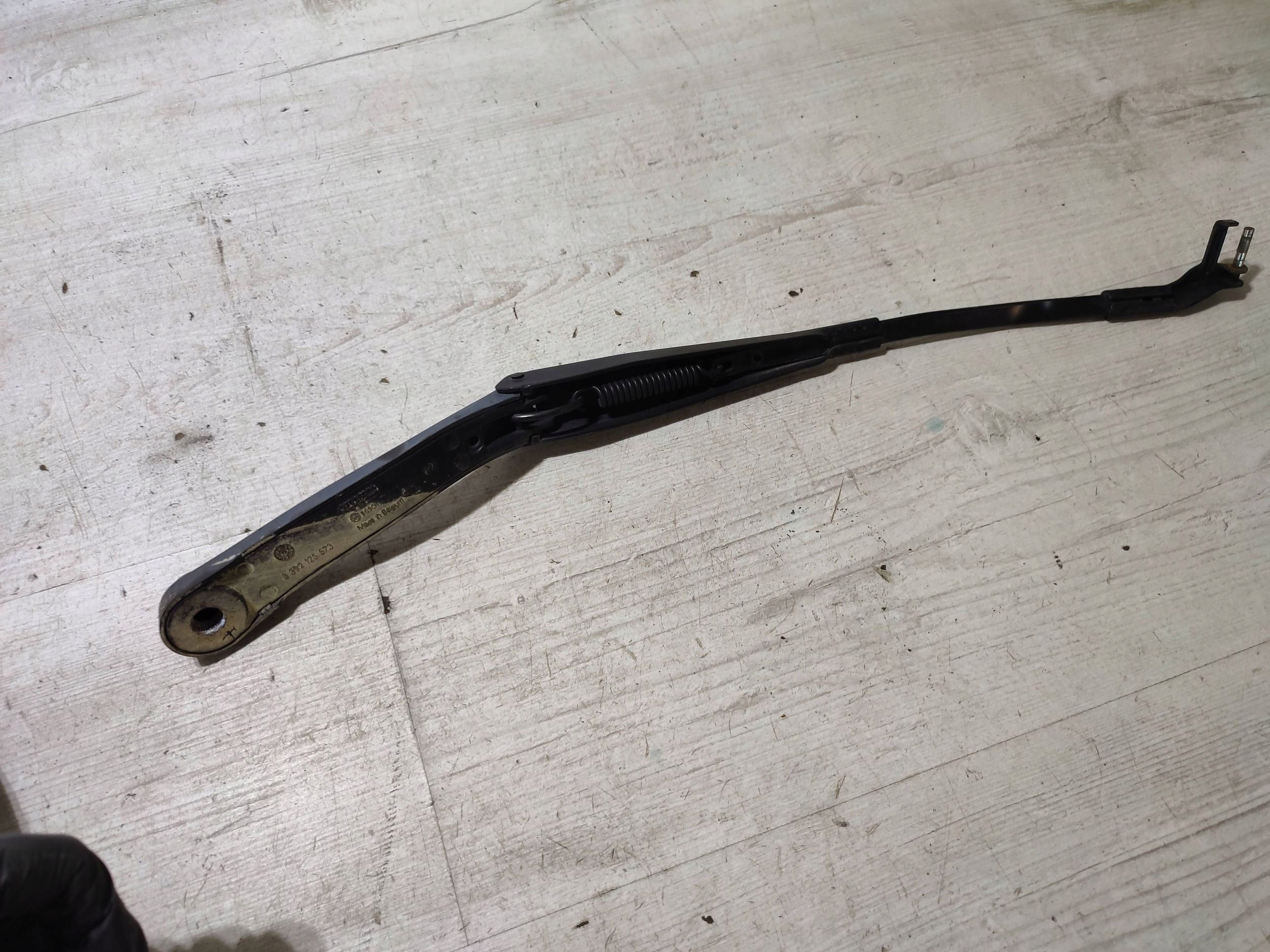Mercedes-Benz GLK (X204) 2013 left wiper arm windows przedniej
