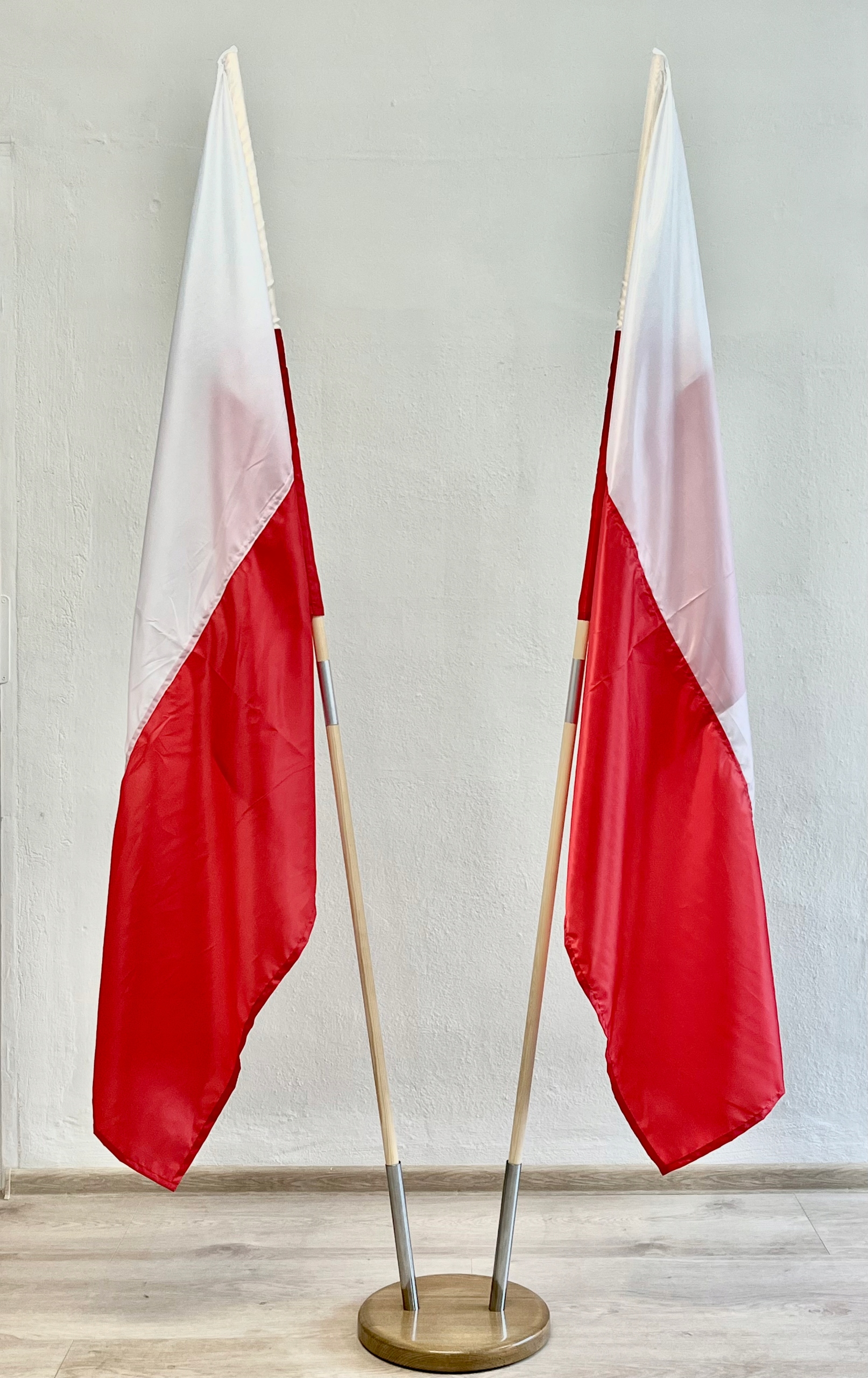 Stojak na Flagi Podstawa Maszt Gabinetowy 2 (Dąb) Szerokość produktu 31 cm