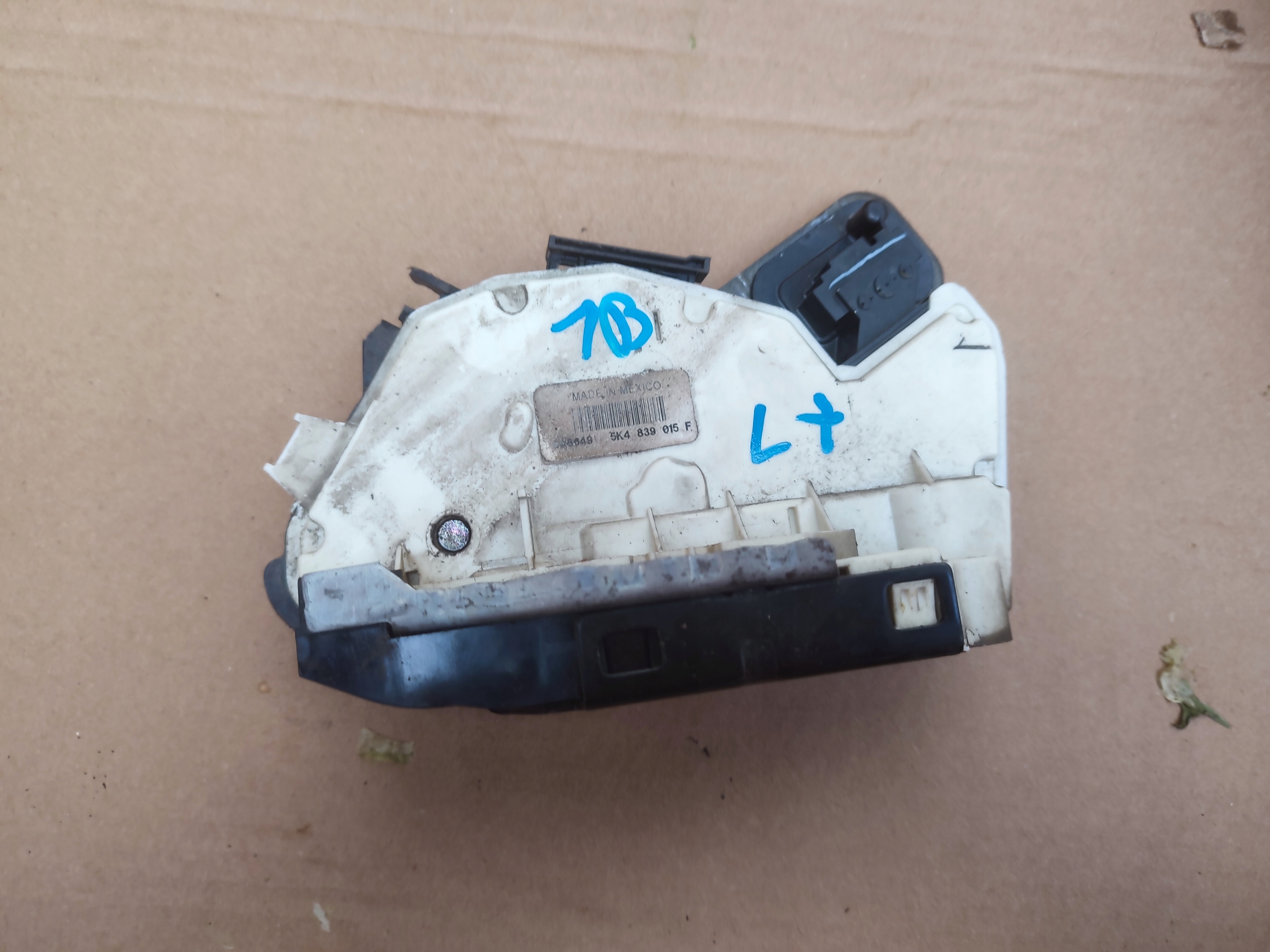 lock door left rear part rear VOLKSWAGEN 5K4839015F