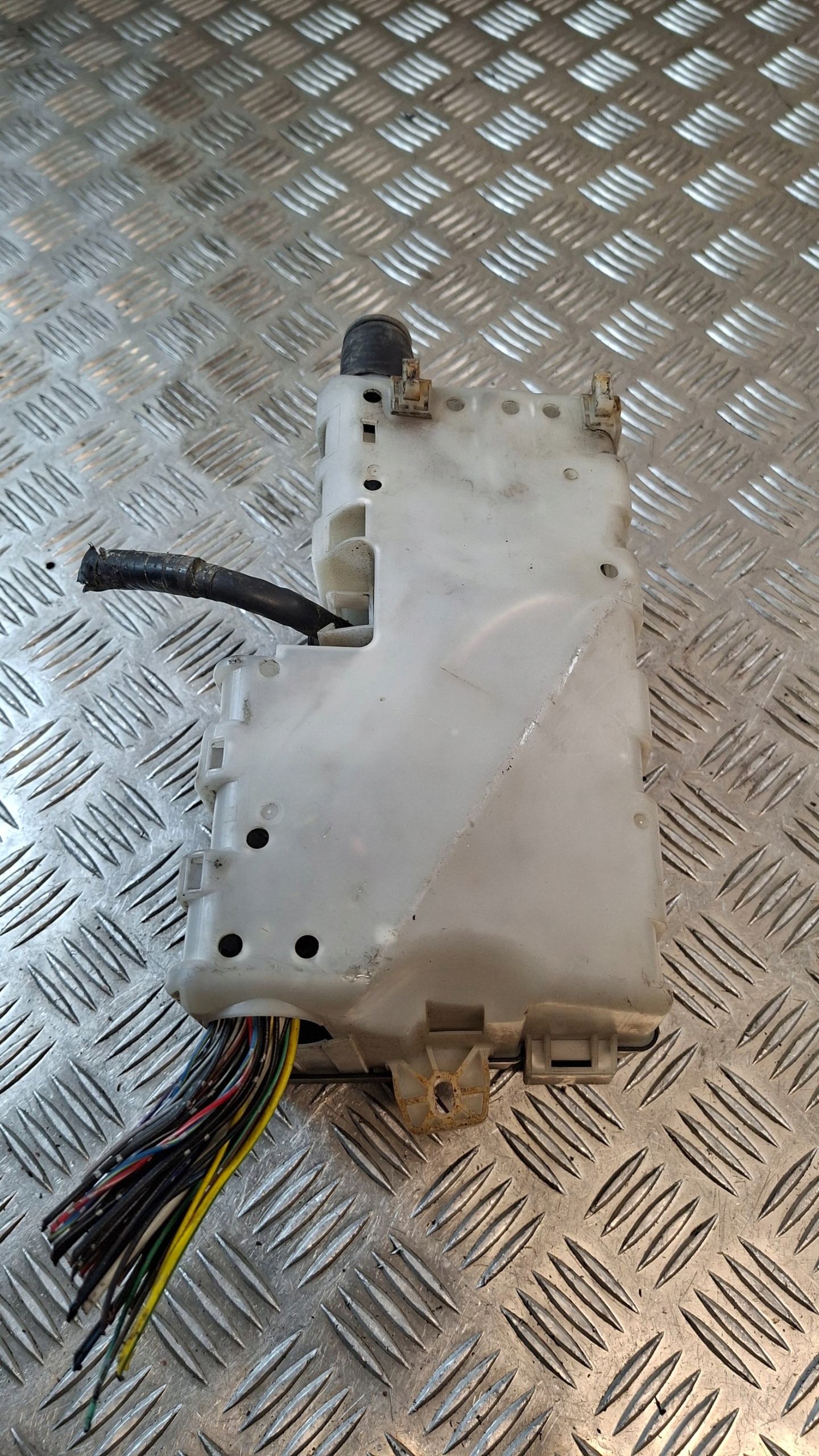 fuse box MAZDA 5 CR 2.0D