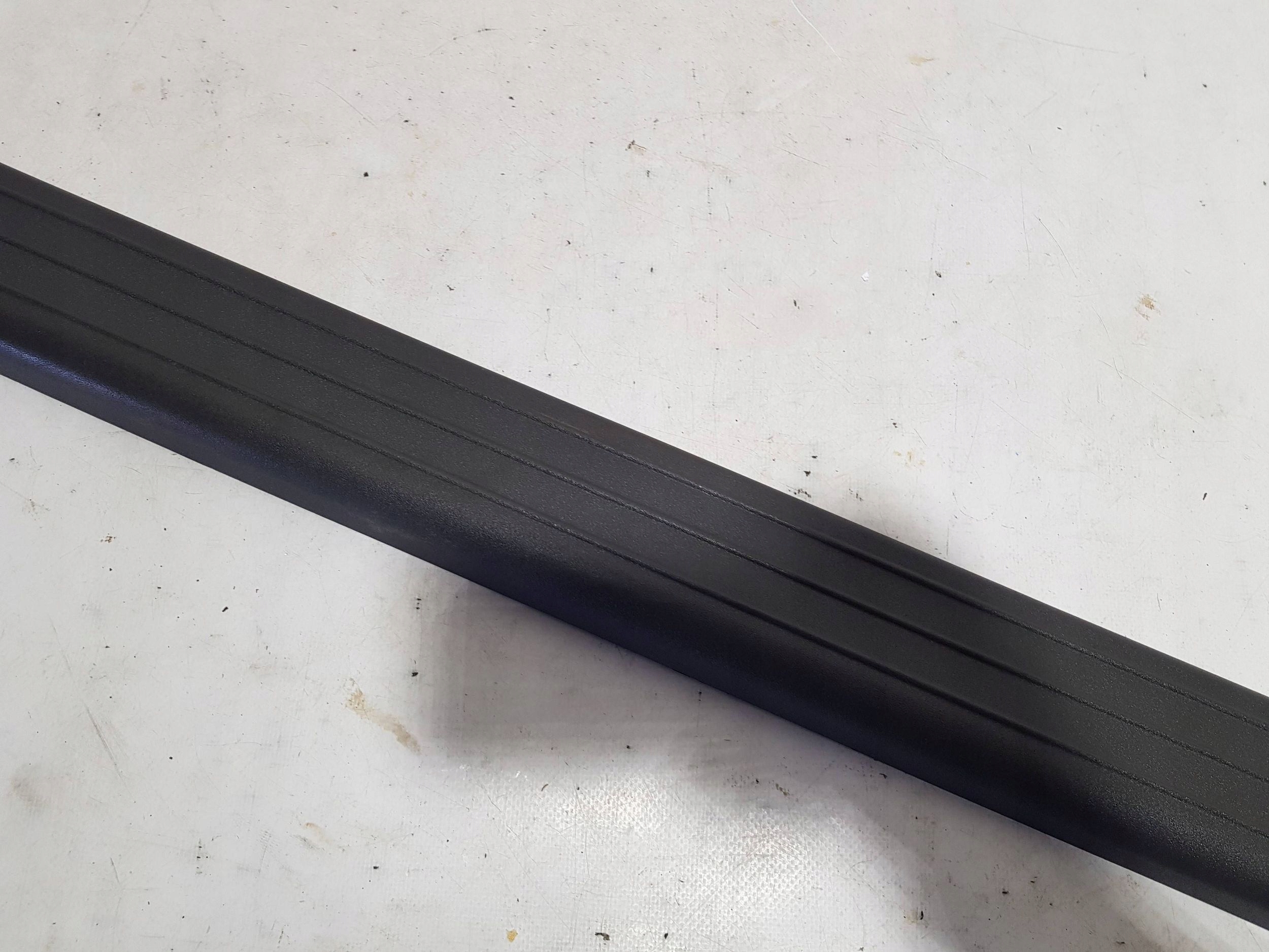 moulding threshold right side Mercedes SL R230 W230 cap