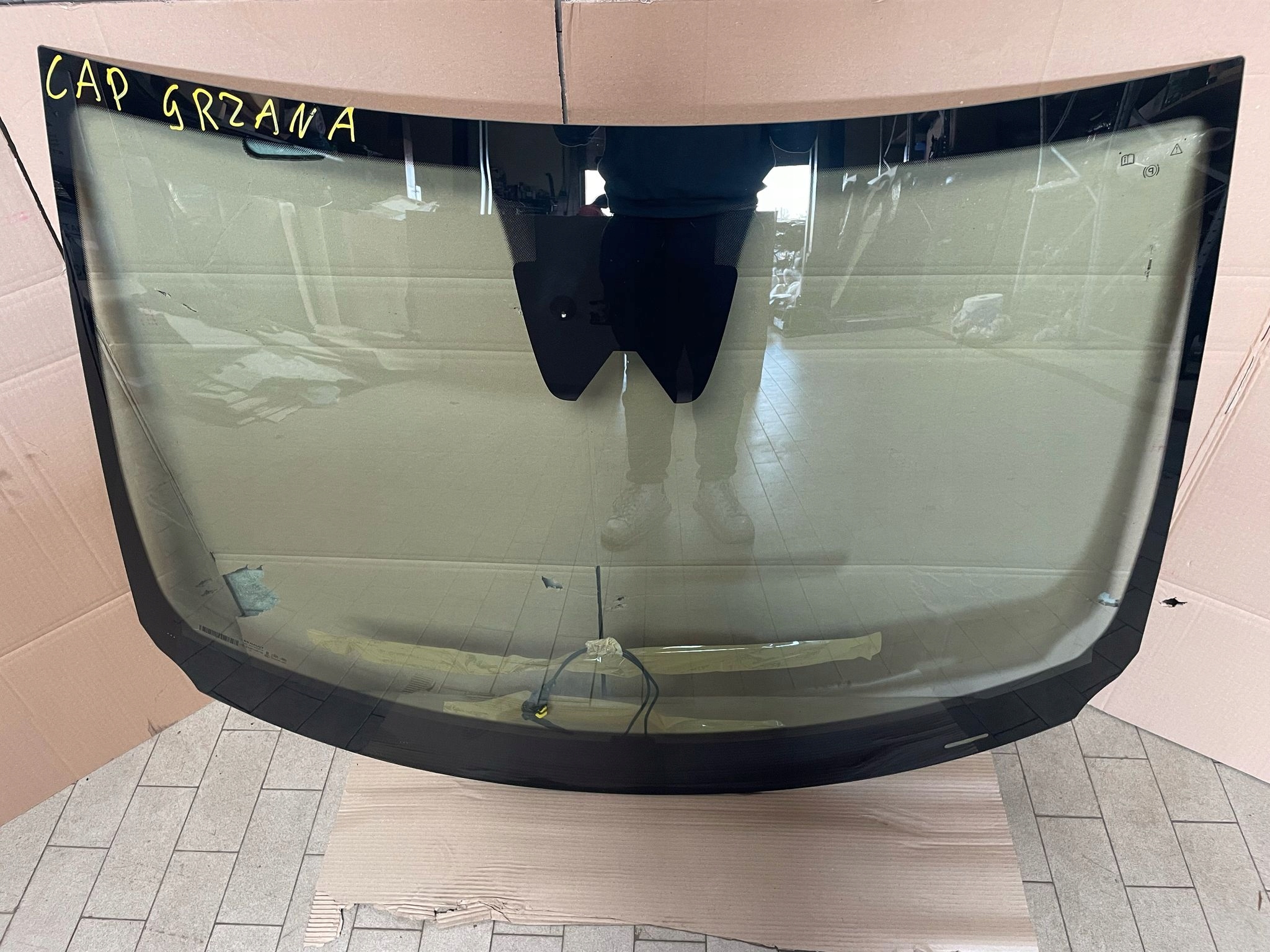 window front iron RENAULT CAPTUR II GRZANA