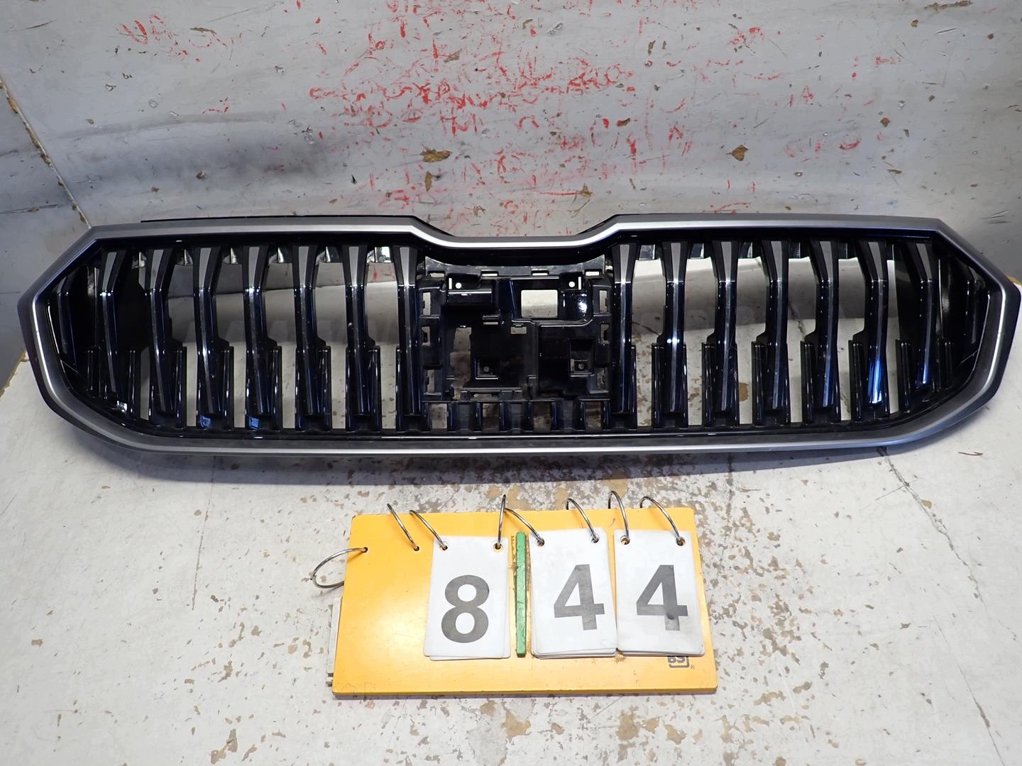 Grill SKODA SUPERB IV 2023- 3P0853653A
