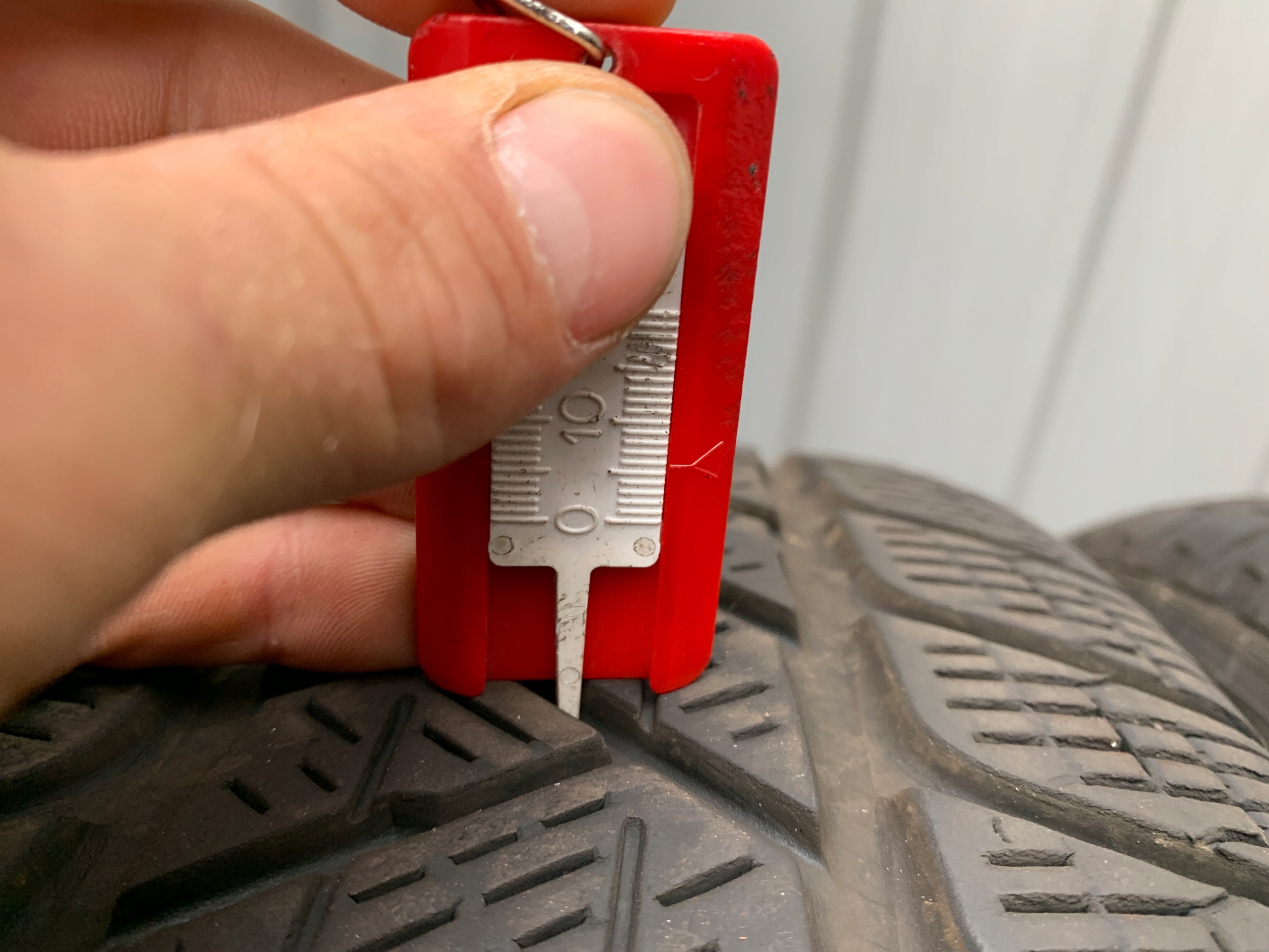 4x PIRELLI SCORPION WINTER 215/65R17 Szerokość opony 215 mm