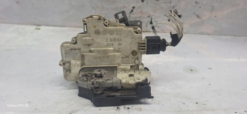 lock door VW PASSAT B4 right rear part 3C4B39016A
