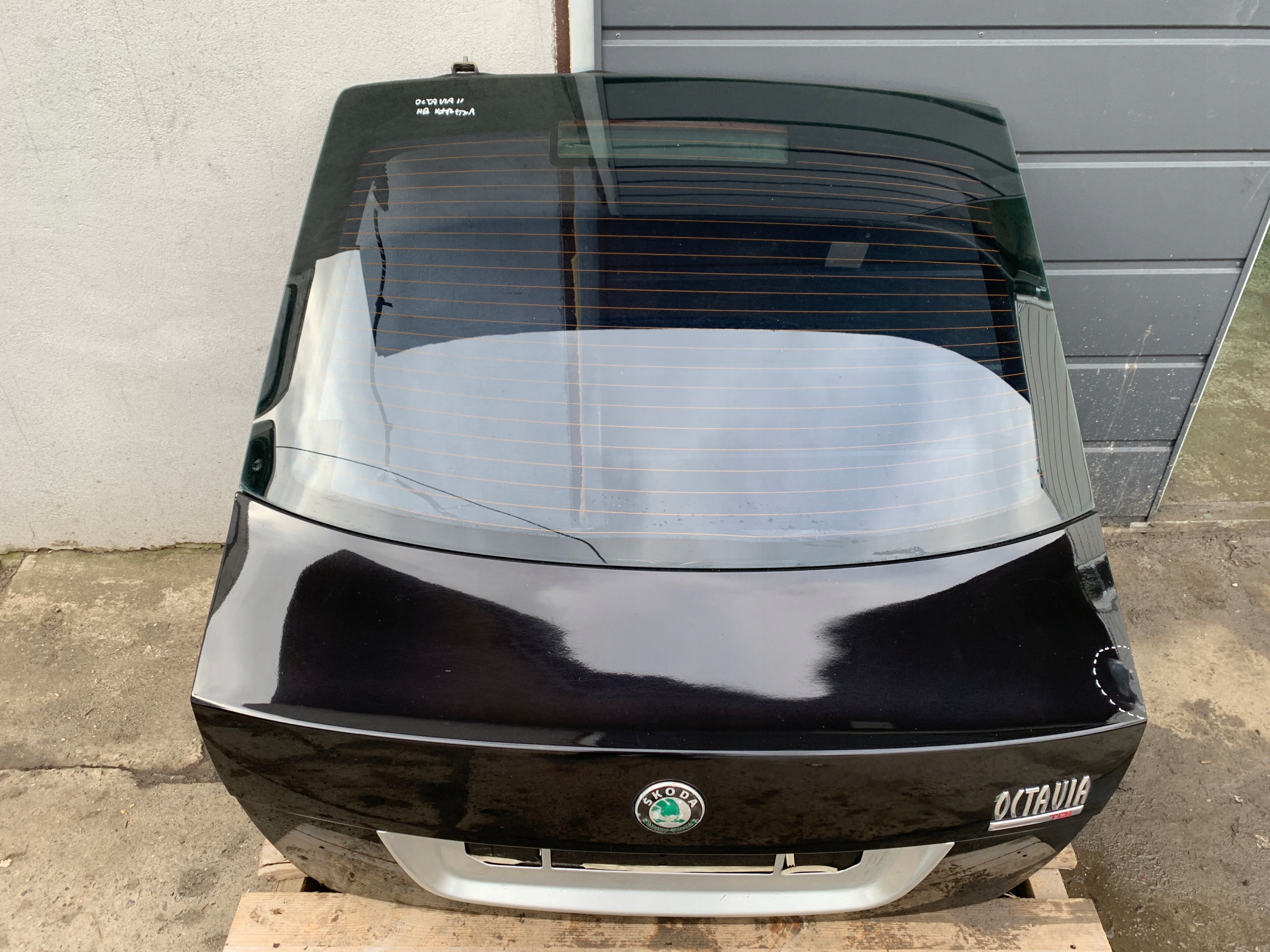 KLAPA TYLNA BAGAŻNIKA KOMPLETNA SKODA OCTAVIA II 2 04- LAKIER: 9910 HB