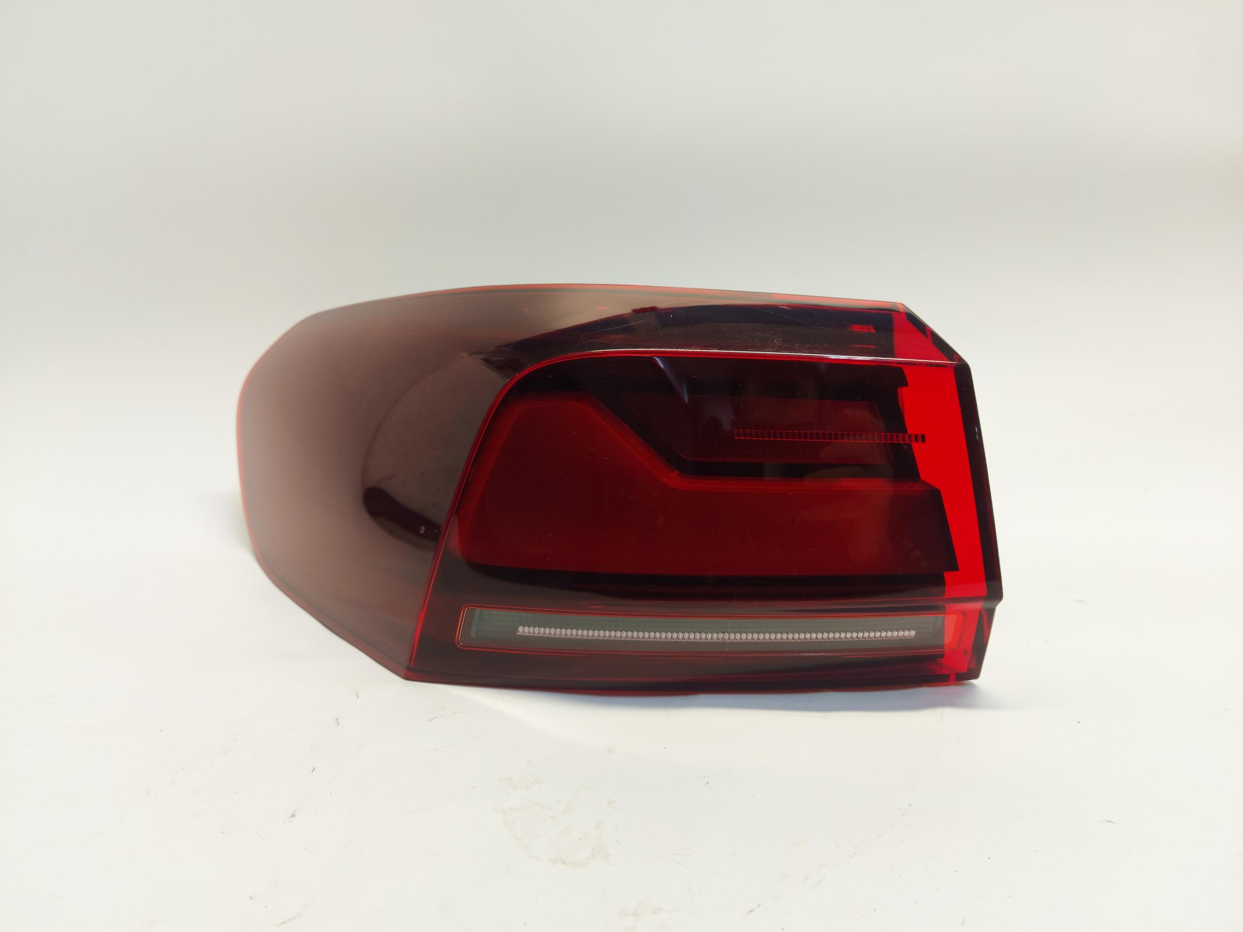 BMW U06 200i light LED rear part left 8494357