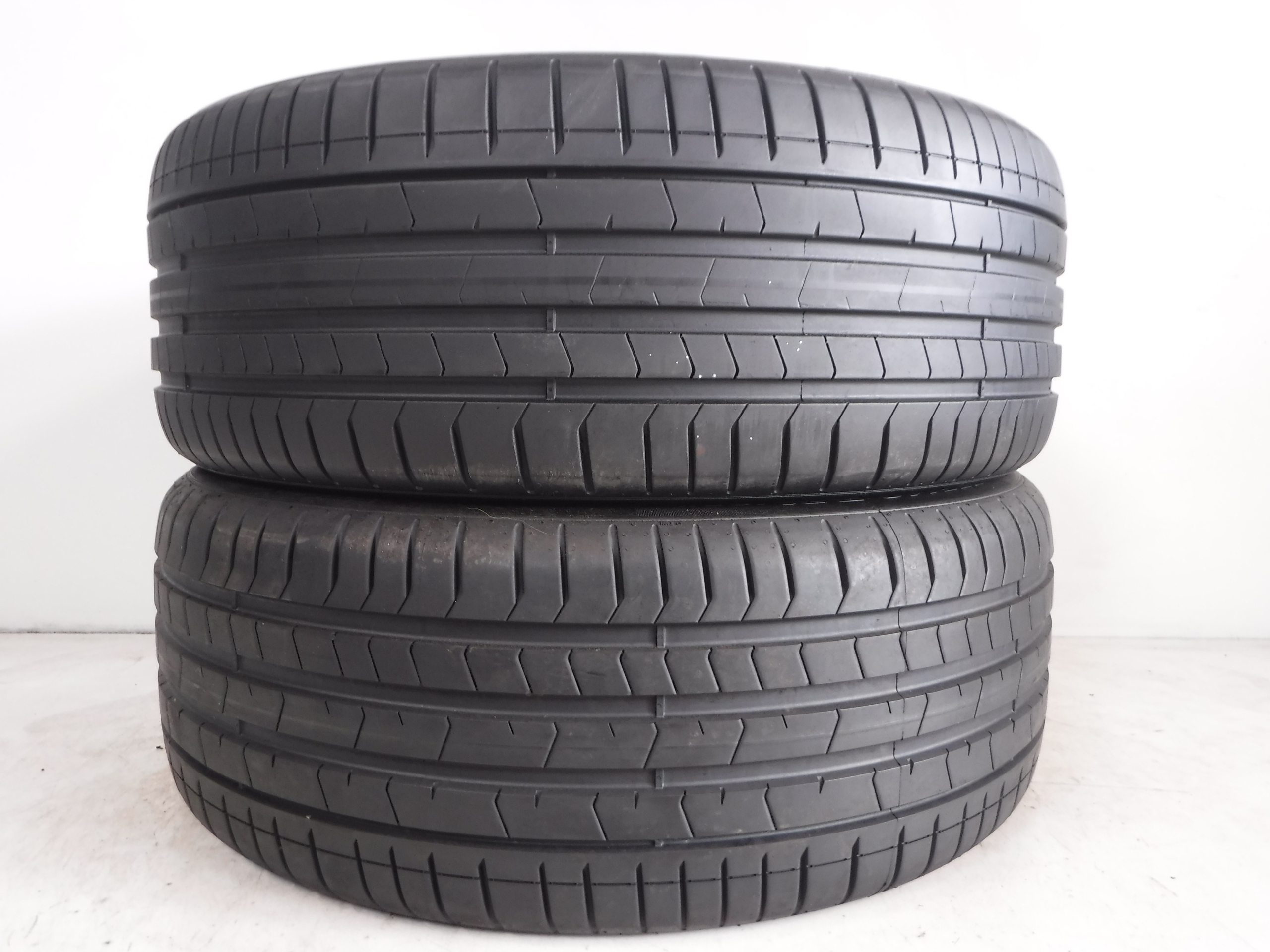 ЛІТНІ ШИНИ 255/40/21 102V PIRELLI P ZERO VOL