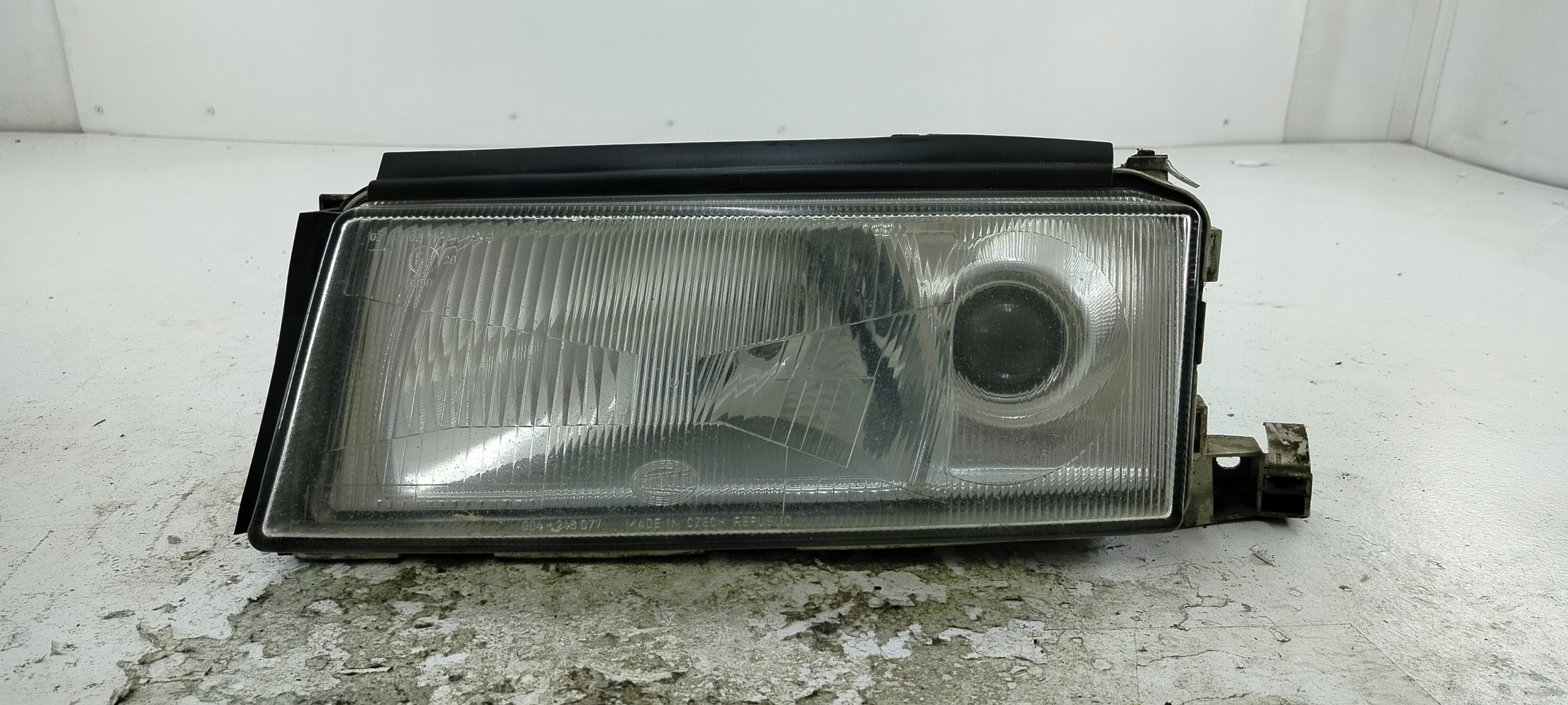light left front SKODA OCTAVIA and