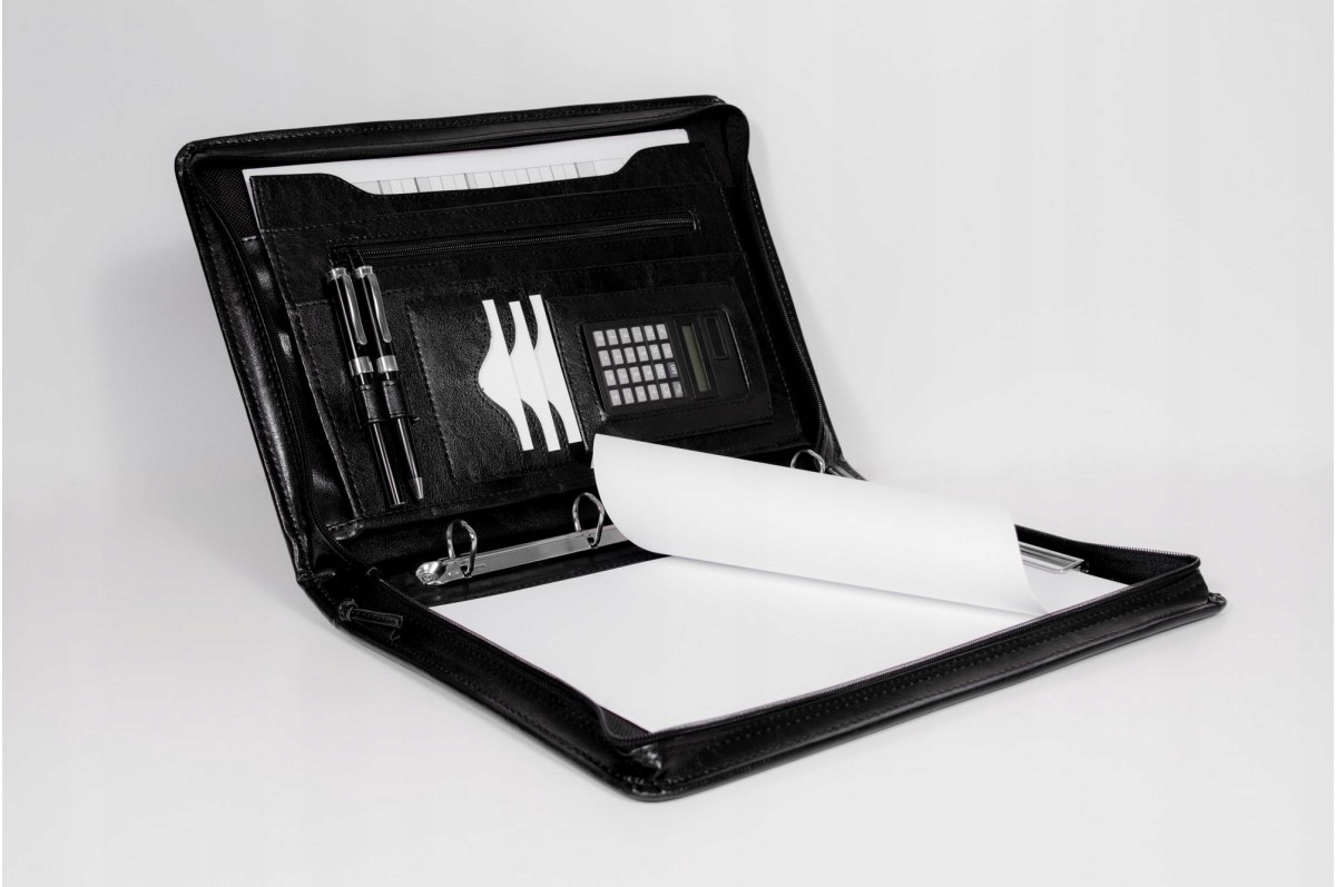 AKTÓWKA na dokumenty A4 z rączką kalkulatorem BROD-AK30-1 czarna BRODOWICZ