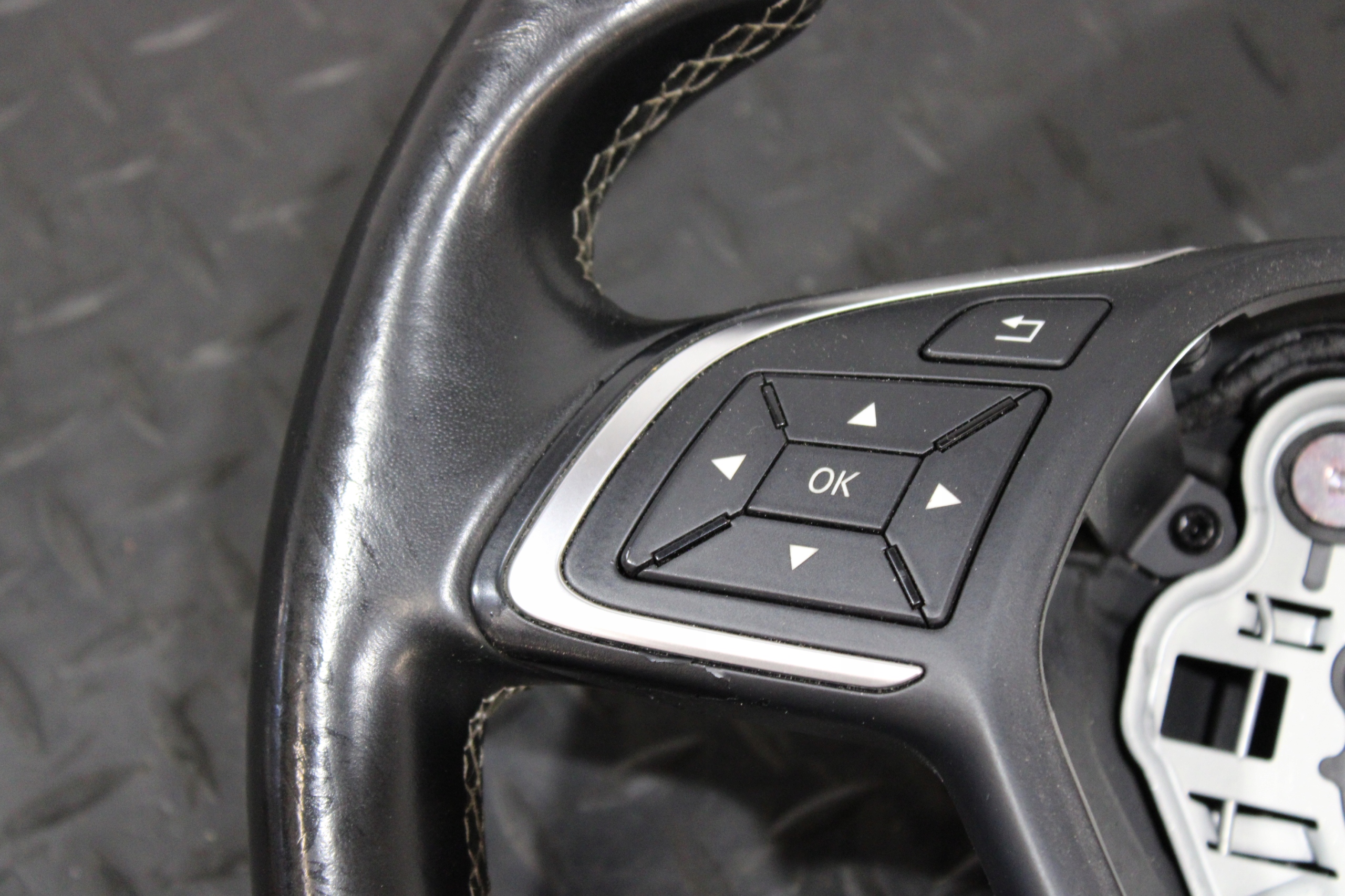 steering wheel, MULTIFUNKCJA with shifting INFINITI Q30