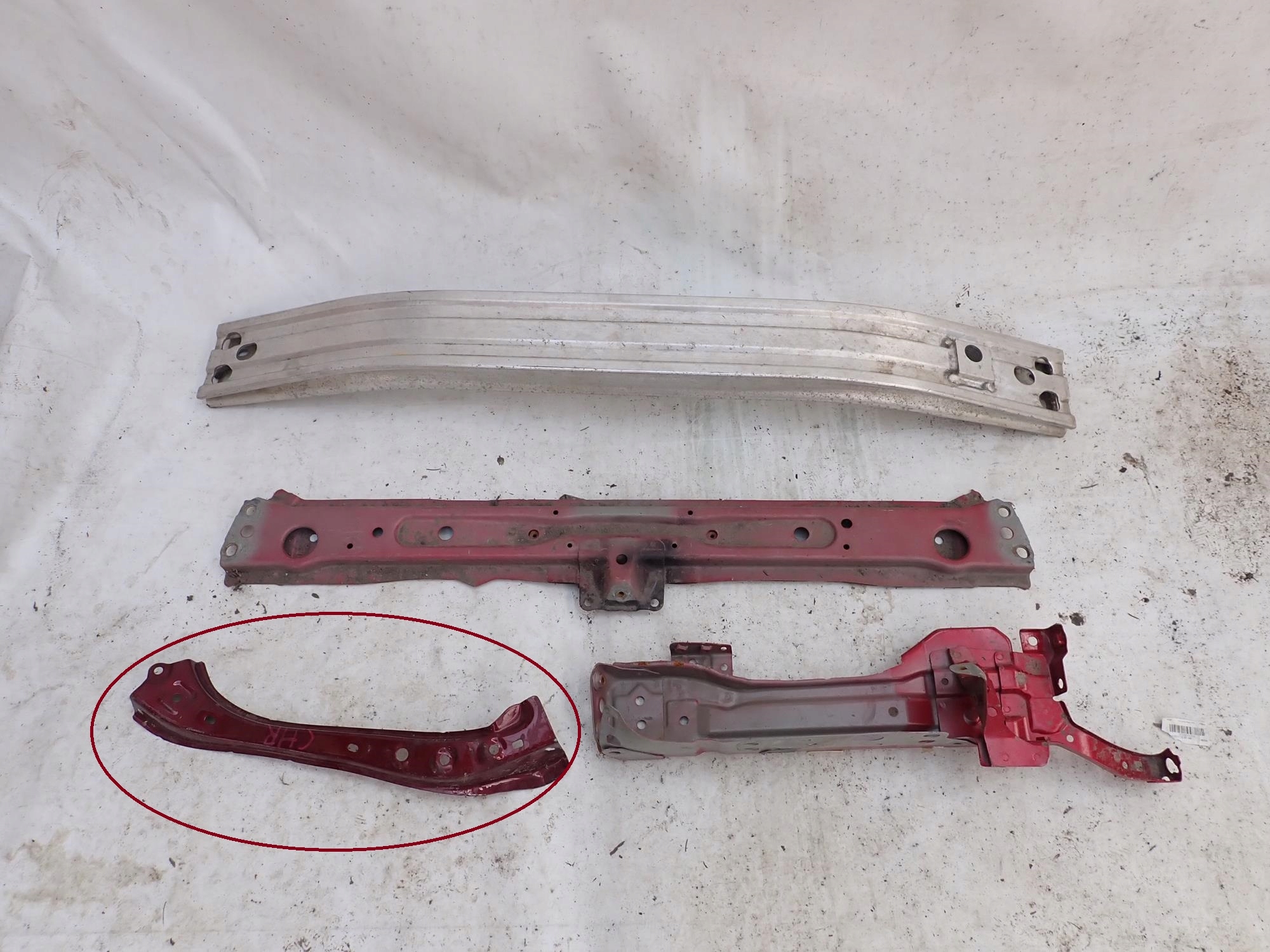TOYOTA C-HR and 1 16-23 bar, wall console