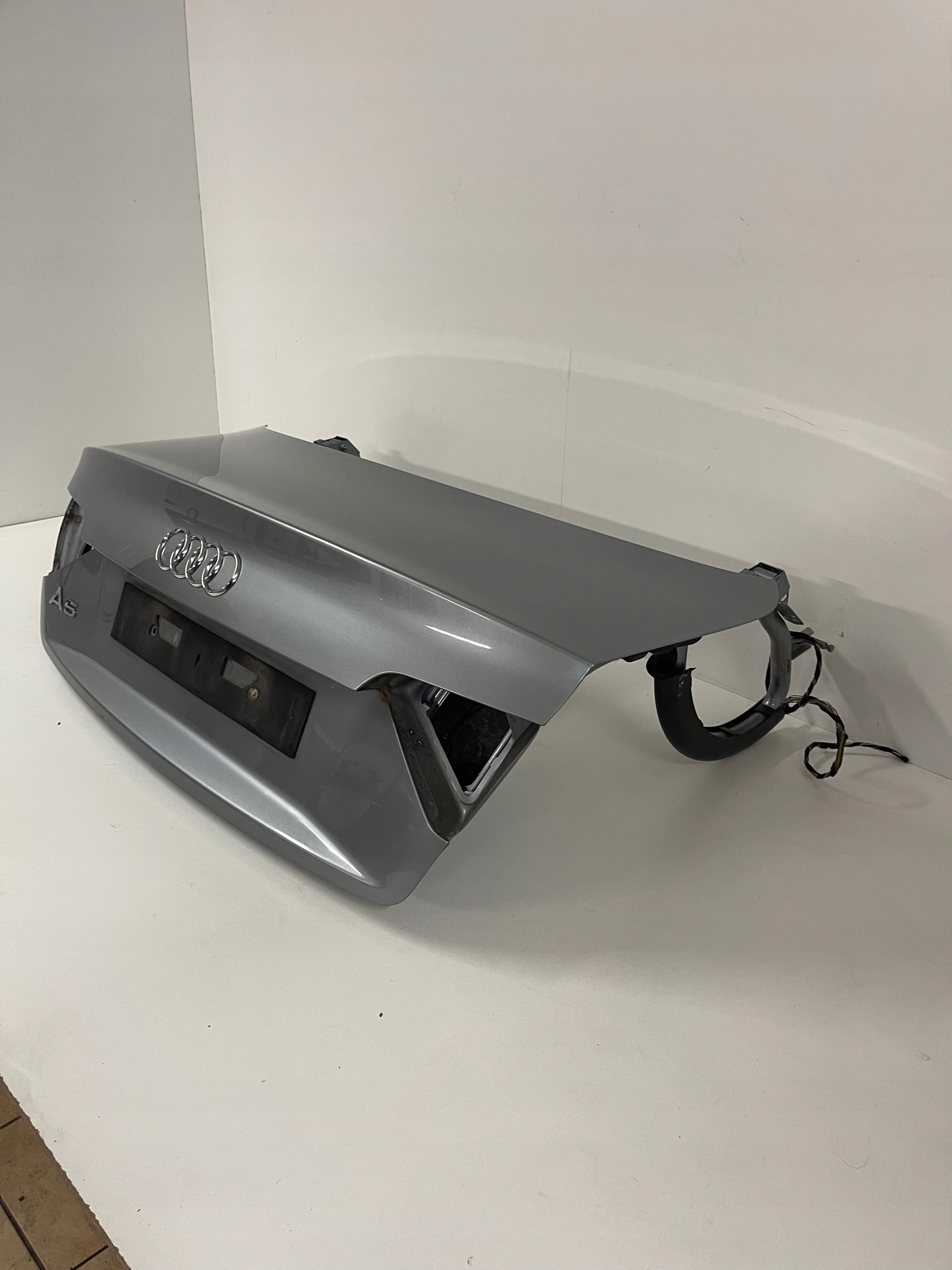 AUDI A5 8T COUPE trunk door cover boot rear part LY7G