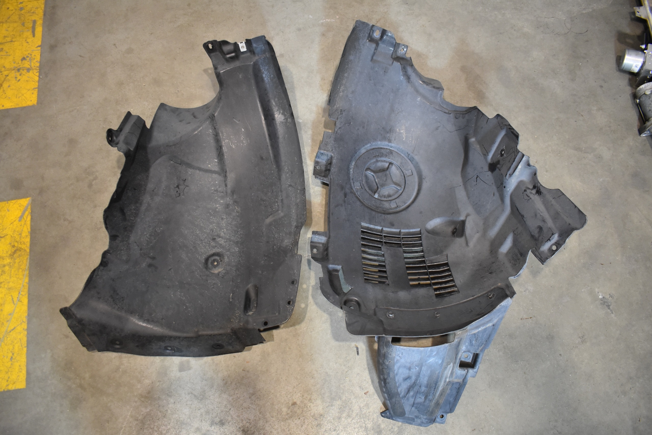 IDEALNE mudguard front front left MERCEDES X247 GLB 1