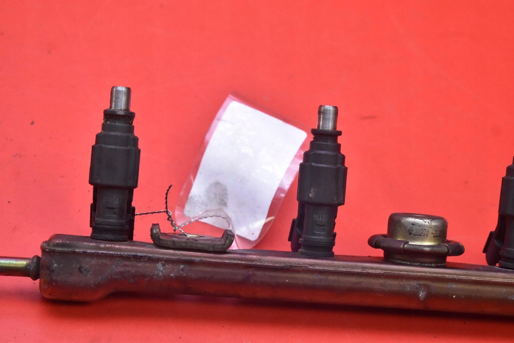 Rampe injection TOYOTA COROLLA E12 1.4 VVT-et 97 KM 00-08