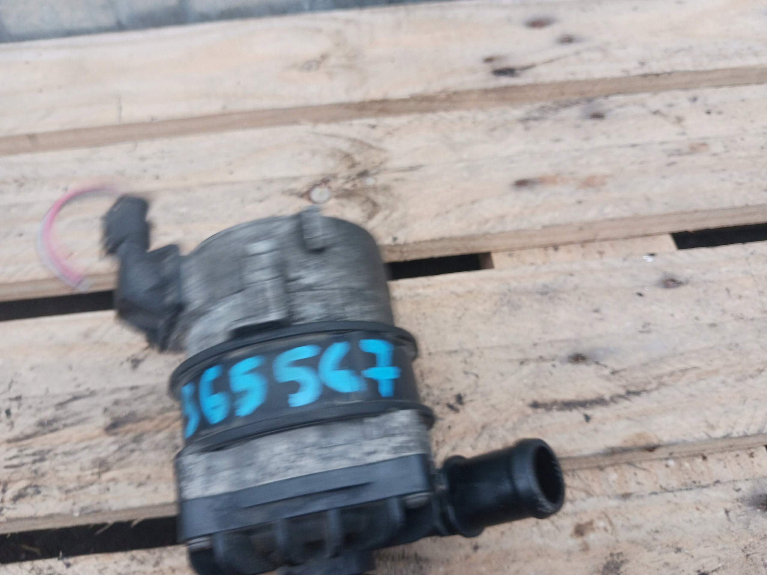 supplementary water pump AUDI A6 C6 3.0 TFSI 4F0965567