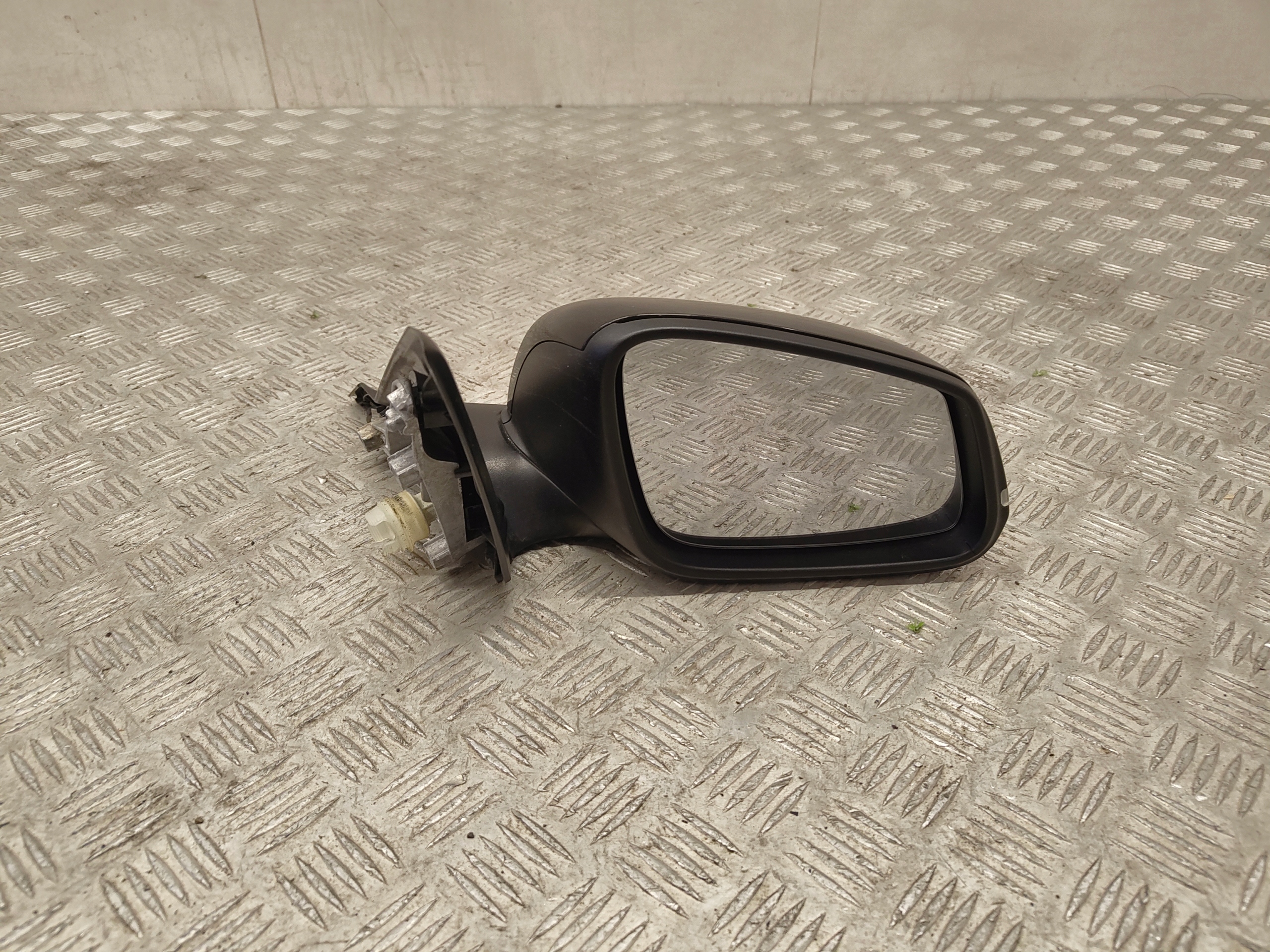 BMW 1 F20 mirror right 6PIN colour 668