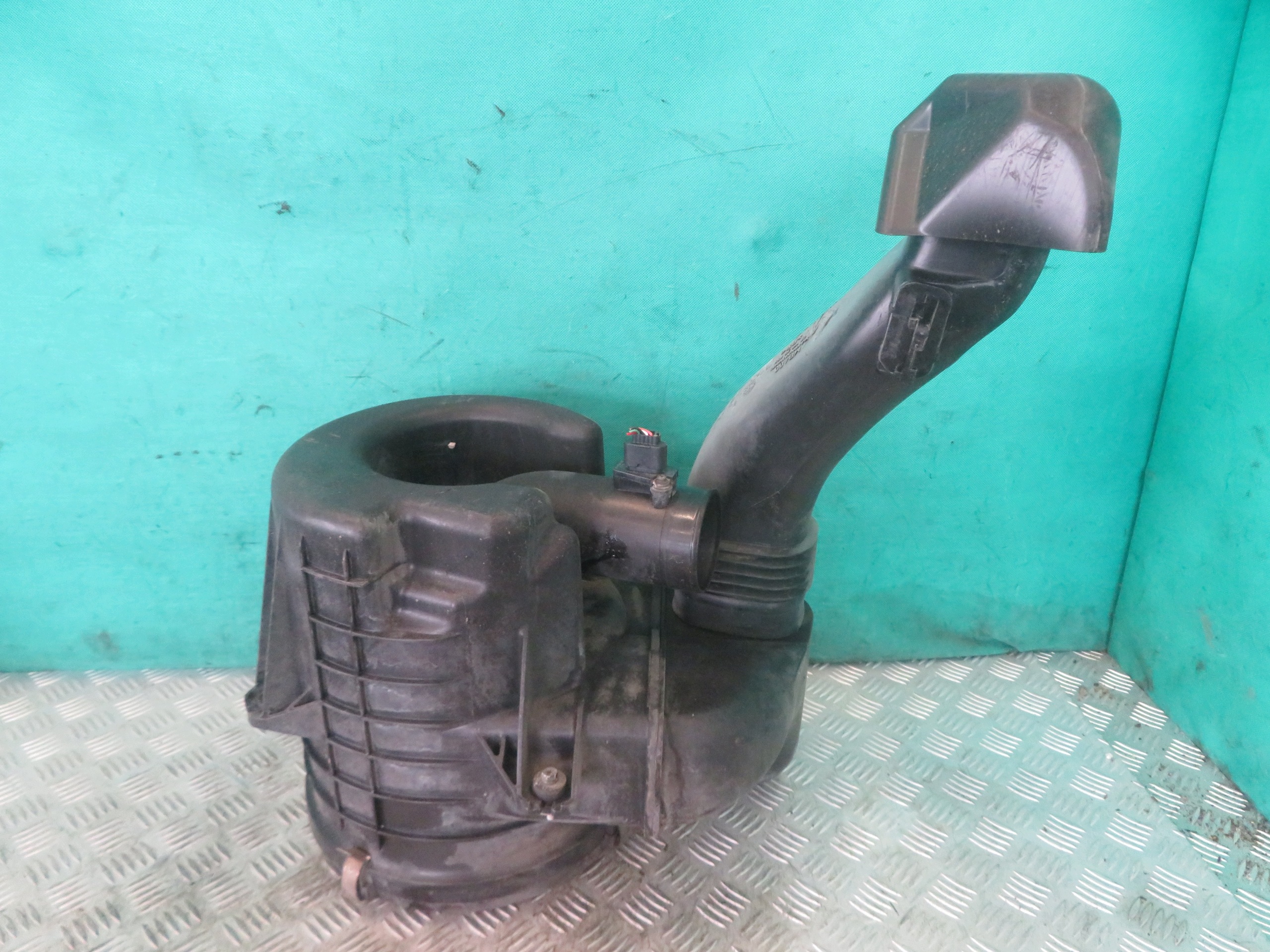 Gehäuse filter luft NISSAN CABSTAR 07R 4611585903