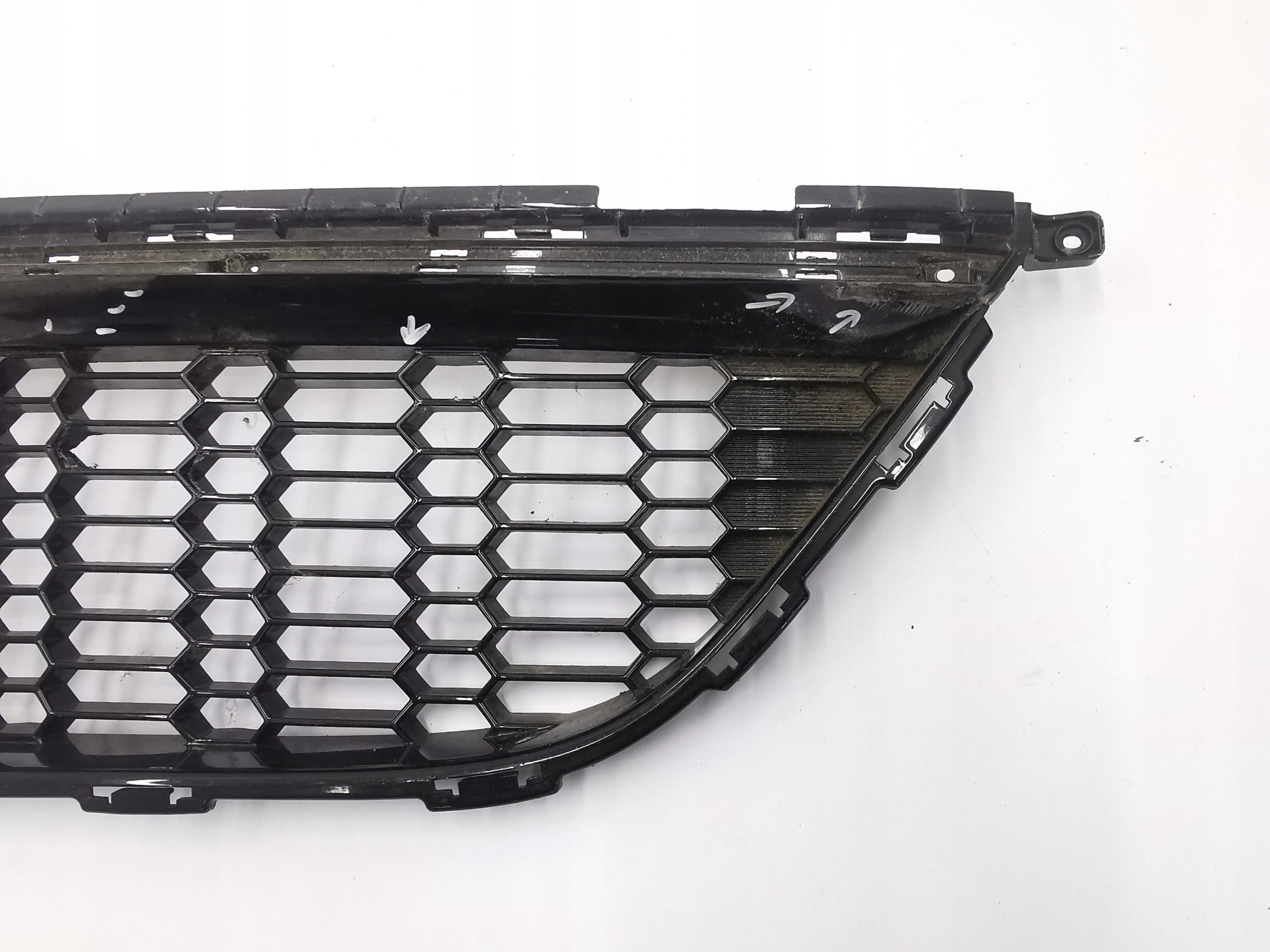 grid of a bumper front KIA CEED II GT 86560-A2500
