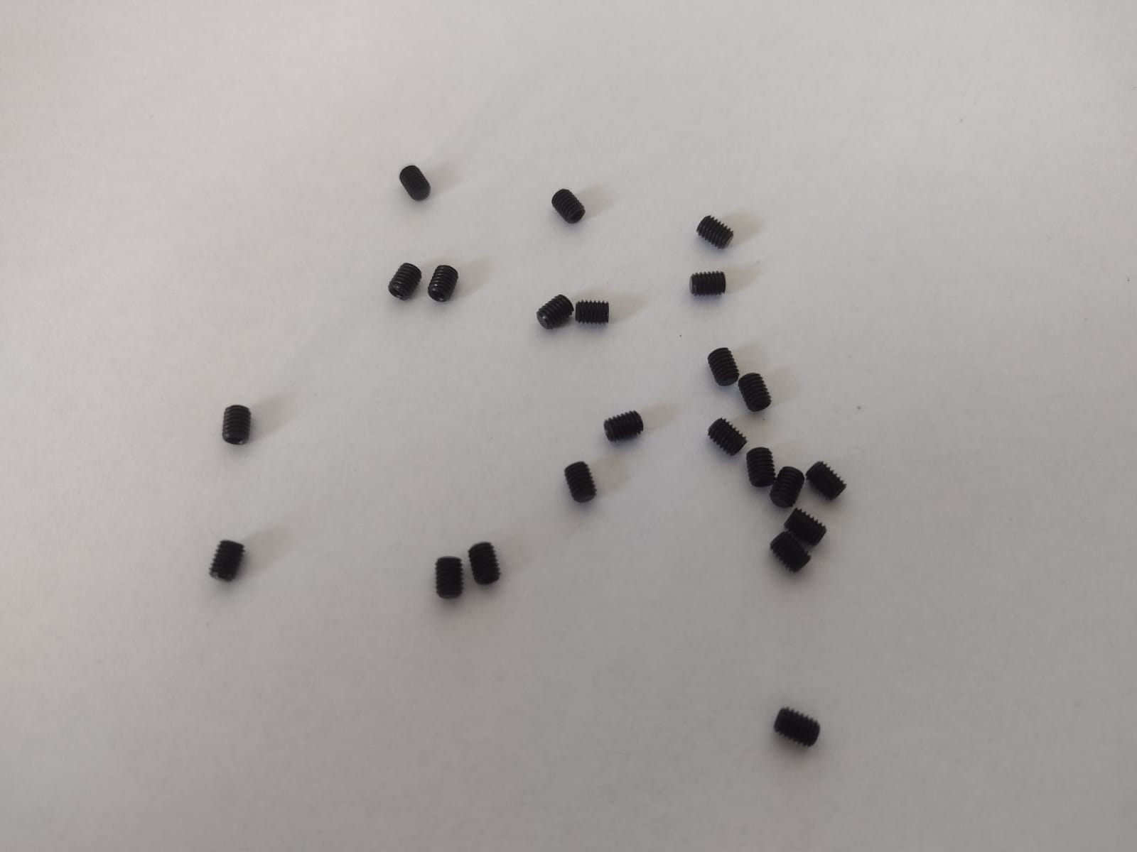 Wkręt - śrubka do mocowania igły w maszynie