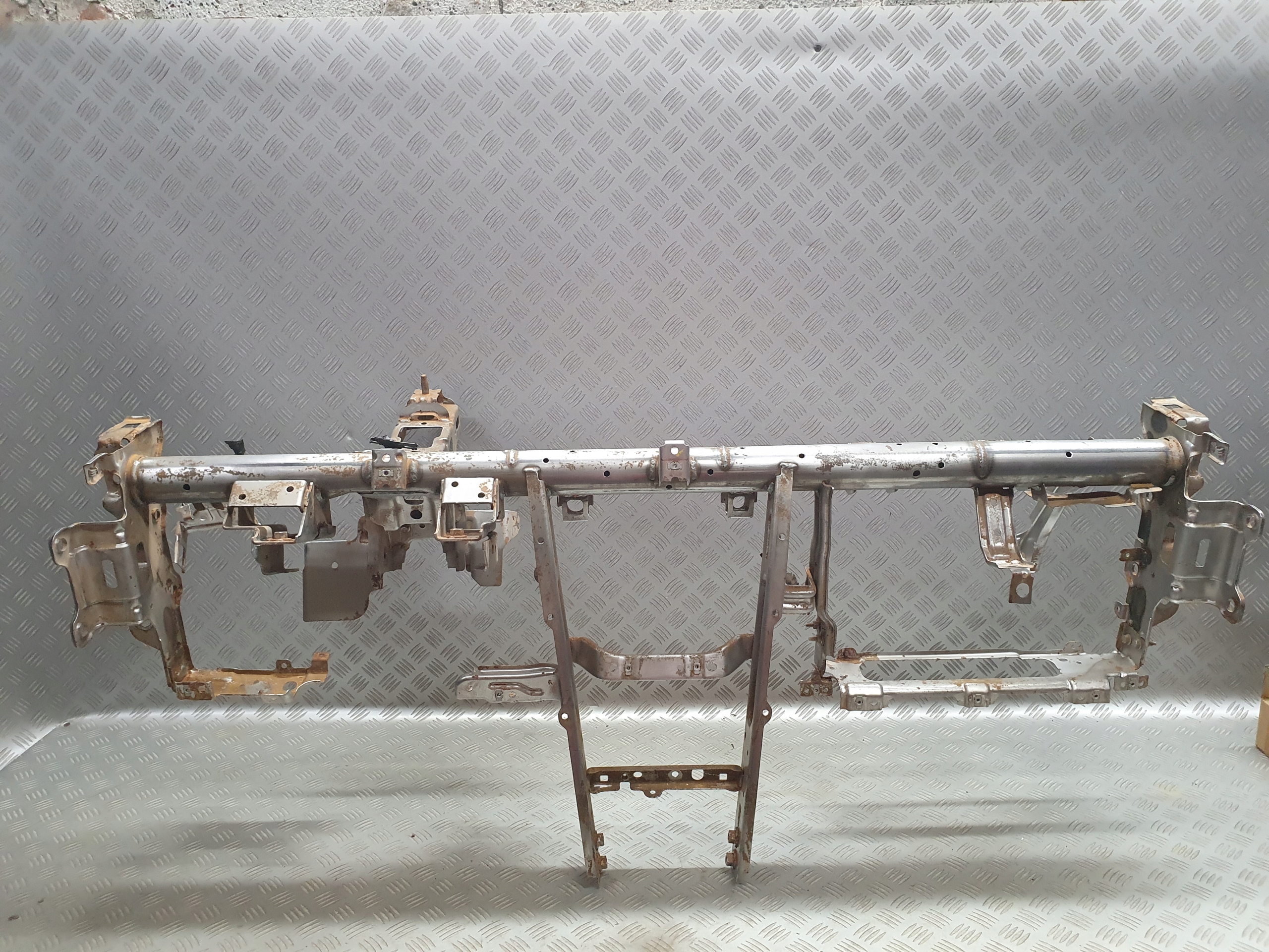 БАЛКА ПОД ДОЩЕЧКУ ОПОРА OPEL MOKKA X