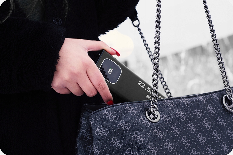 POWERBANK 30000 22.5W USB C ŁADOWARKA + KABEL 3w1 Czas ładowania 6 h