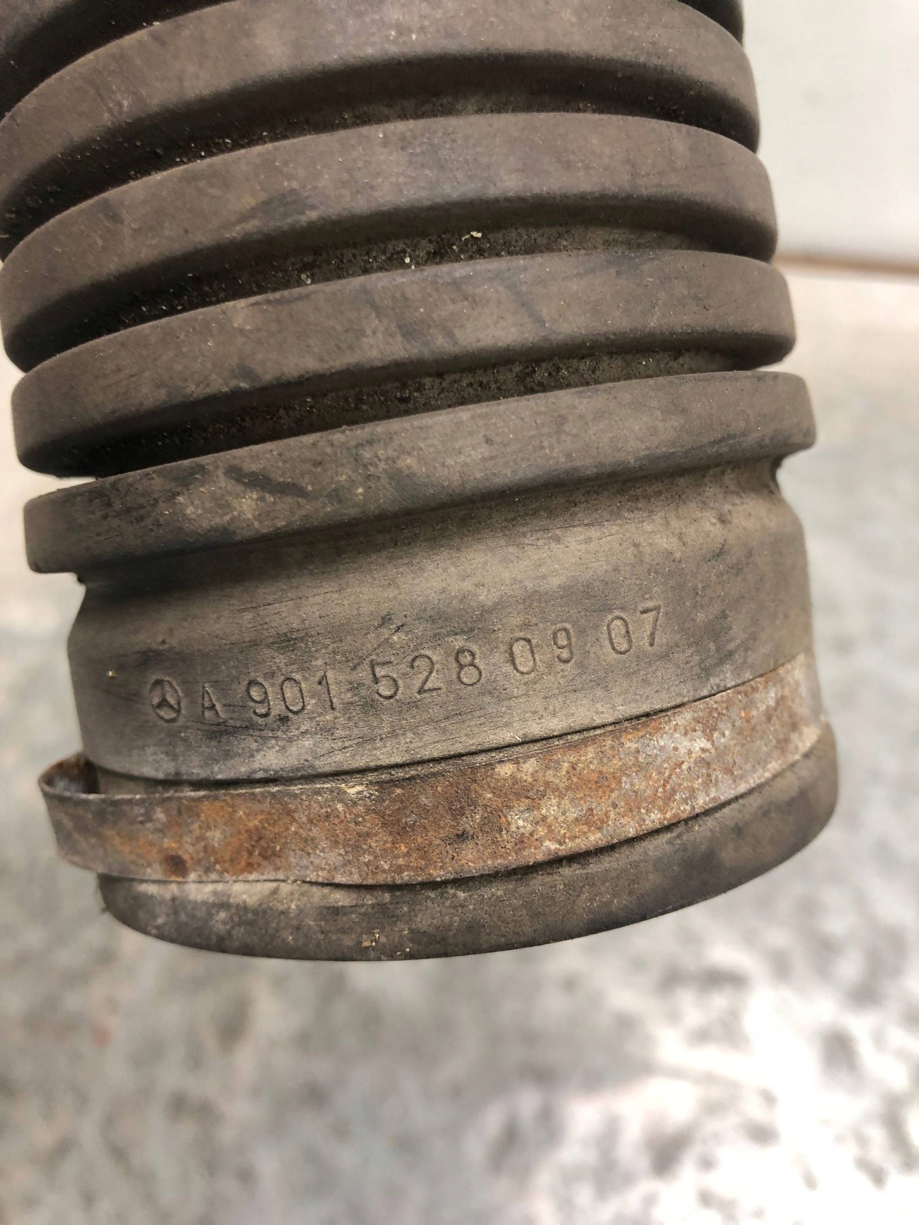 pipe air hose MERCEDES W901 A9015280907