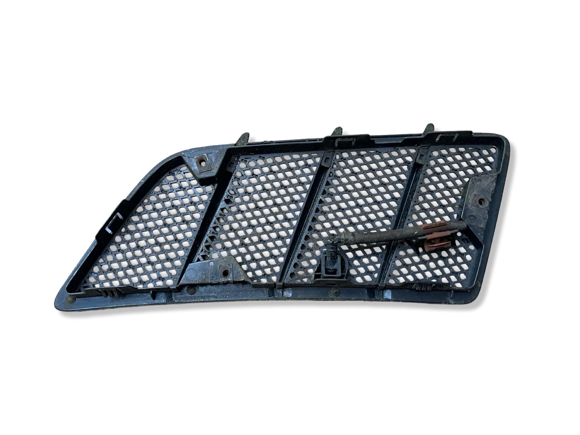 grid bonnets right side Mercedes-Benz M W164 2007 1648801405