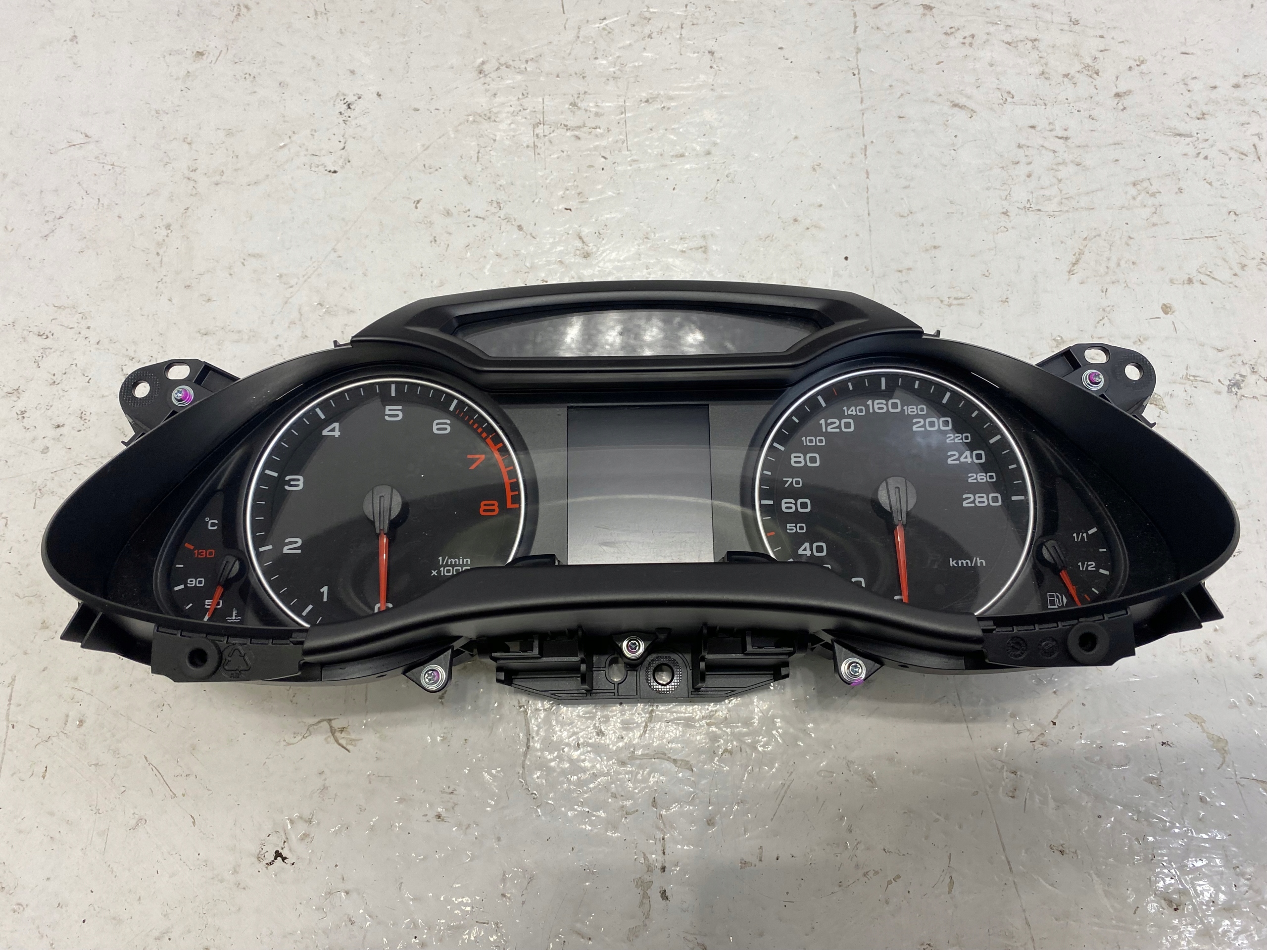 AUDI A4 B8 A5 8T счетчик часов 8K0920930B