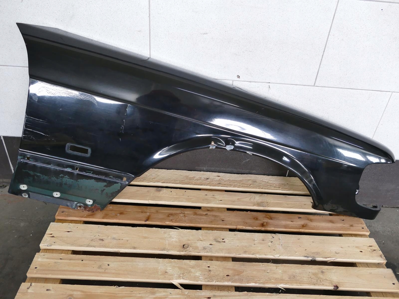 MERCEDES S W126 300 SE fender right front front