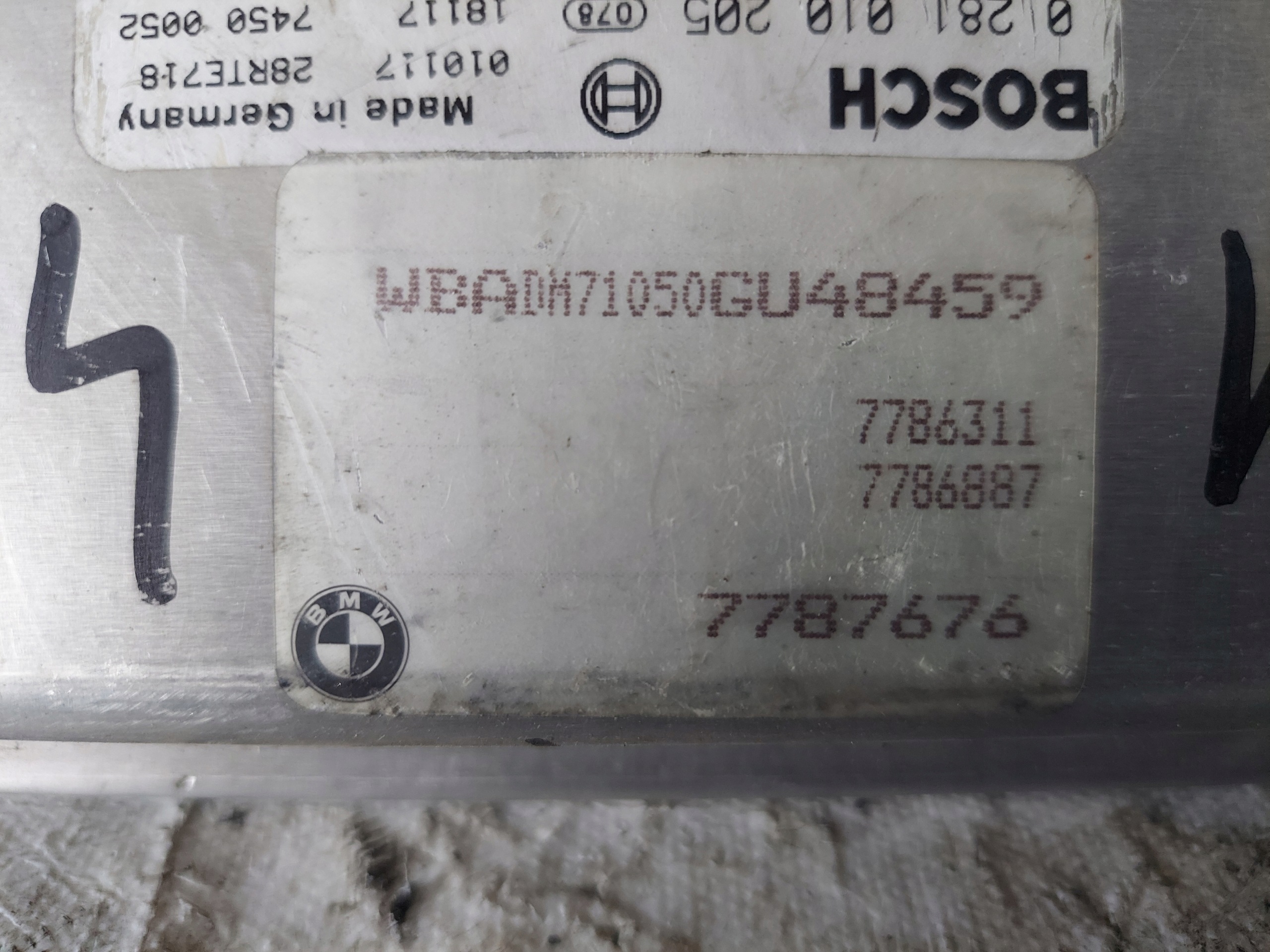 BMW E46 2.0 TD 0281010205 unité de commande électronique uce moteur