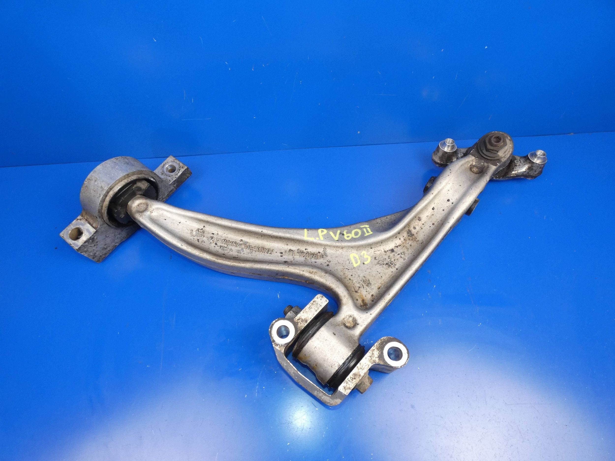 arm front lower front side left Volvo V60