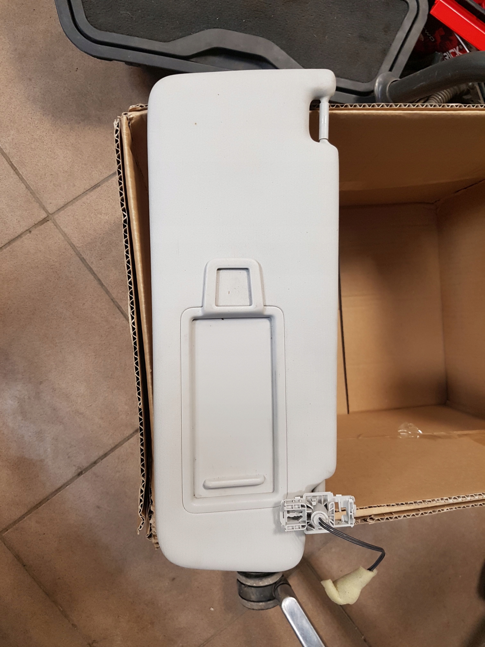 5G0857551AJ 5G0857552DB - СОЛНЦЕЗАЩИТНЫЙ КОЗЫРЕК ПРАВЫЙ GOLF VII 5G0857552CC