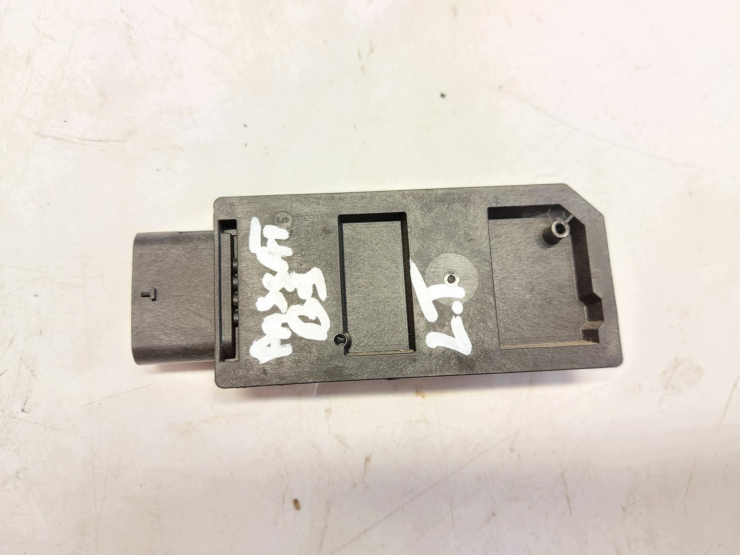 VW Passat R B9 3J0 2025r antenna module amplifier dostepu keyless