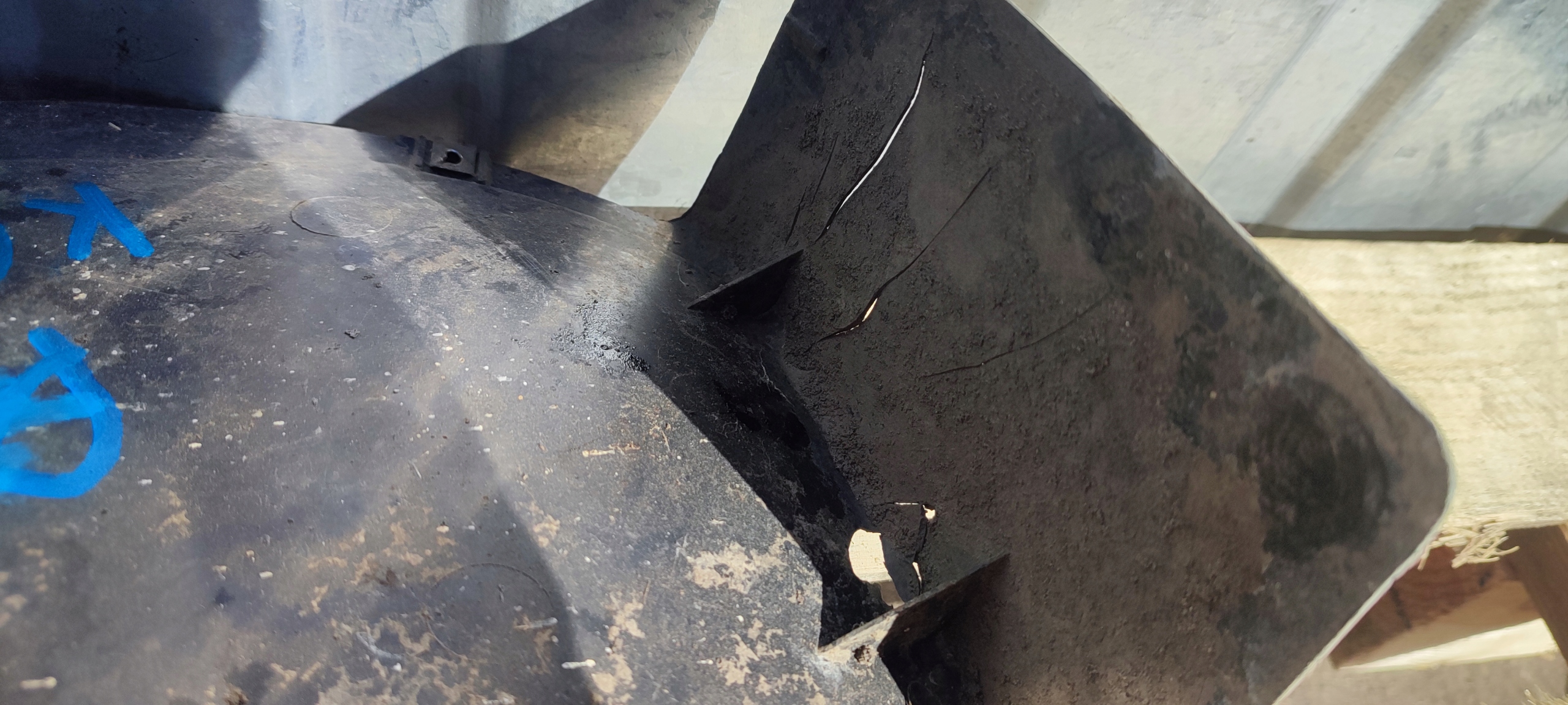 mudguard left front renault kangoo and 7700304863