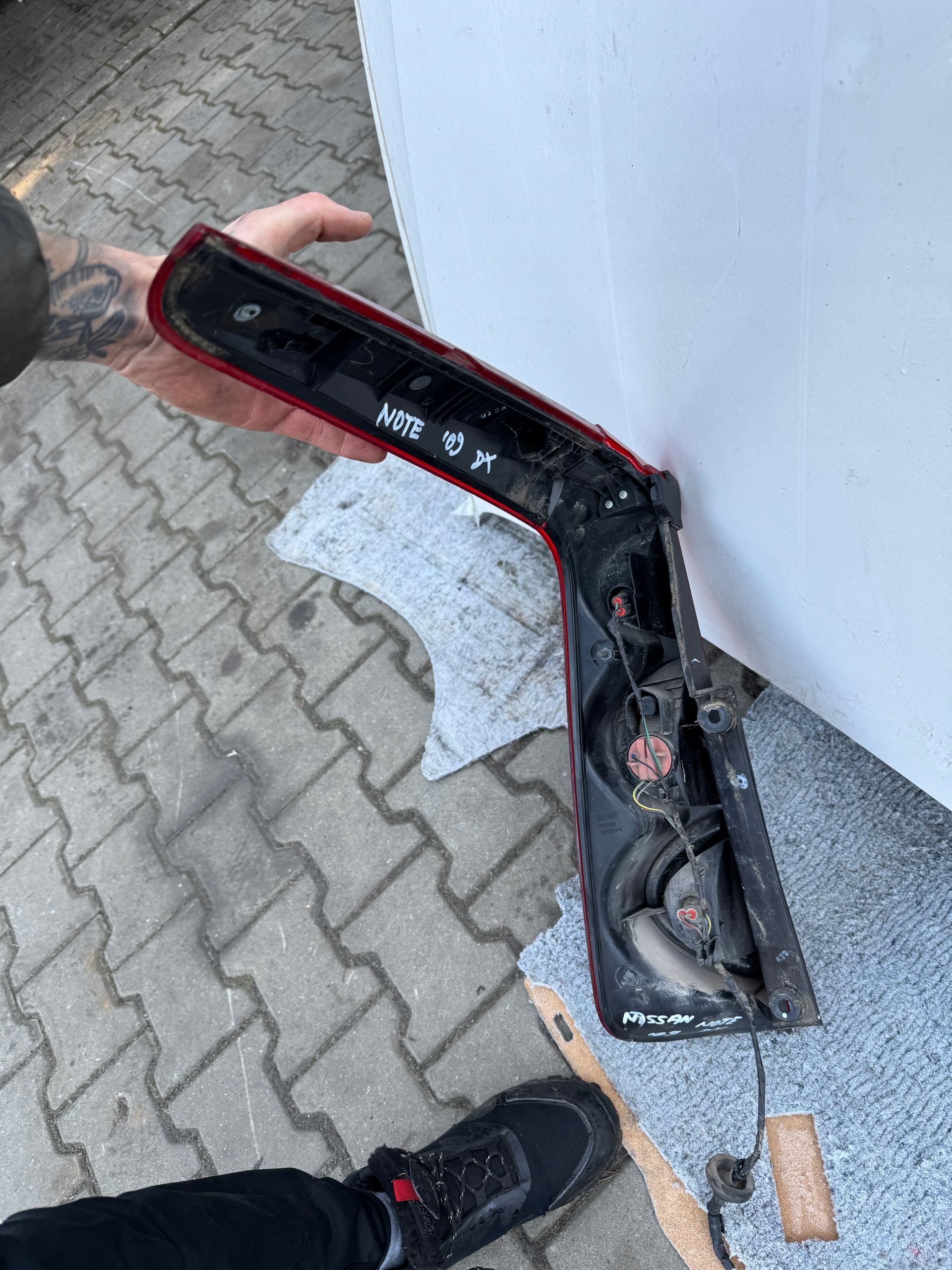 light right rear part 220-16752 NISSAN NOTE E11