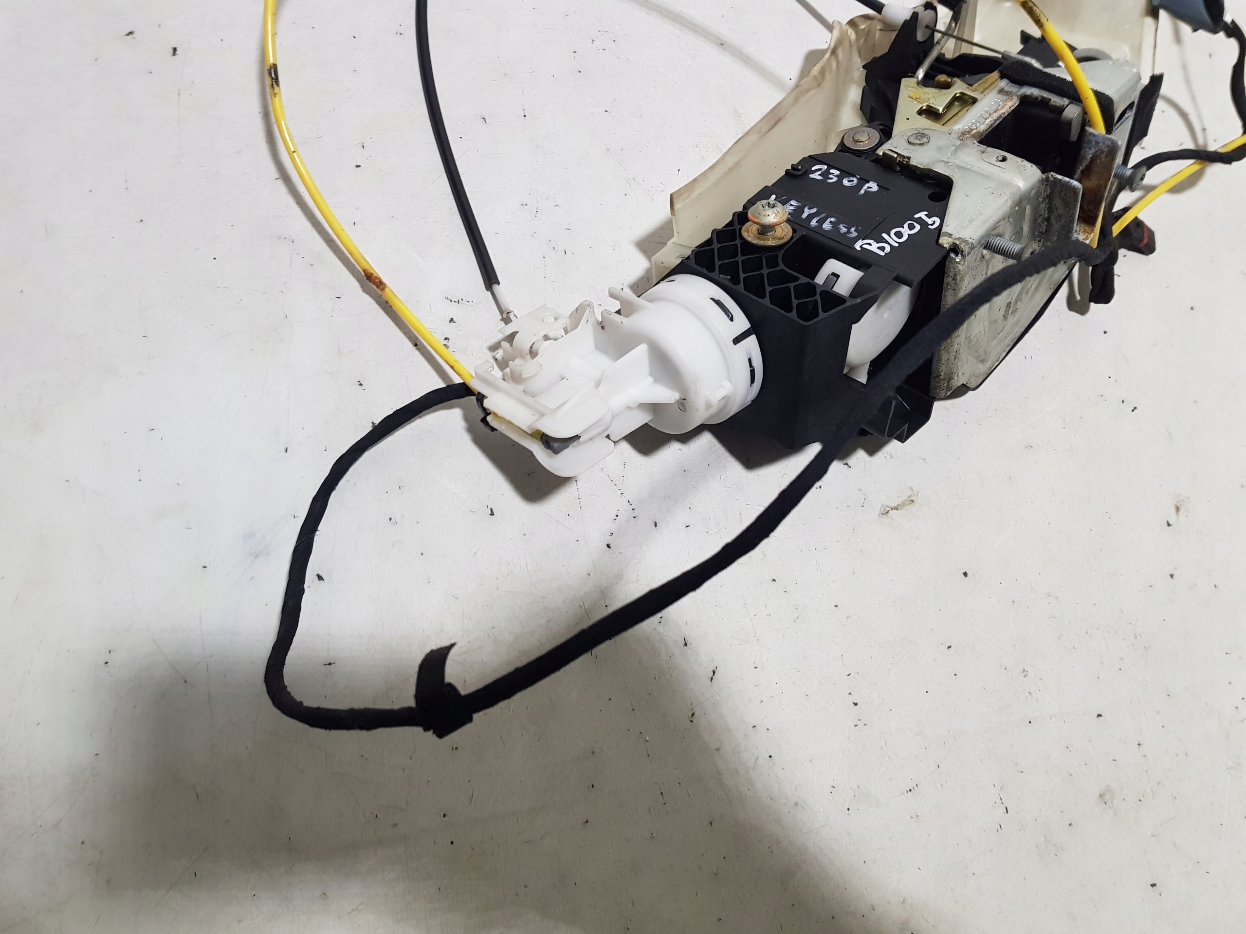 MERCEDES SL W230 R230 lock door right front KEYLESS GO